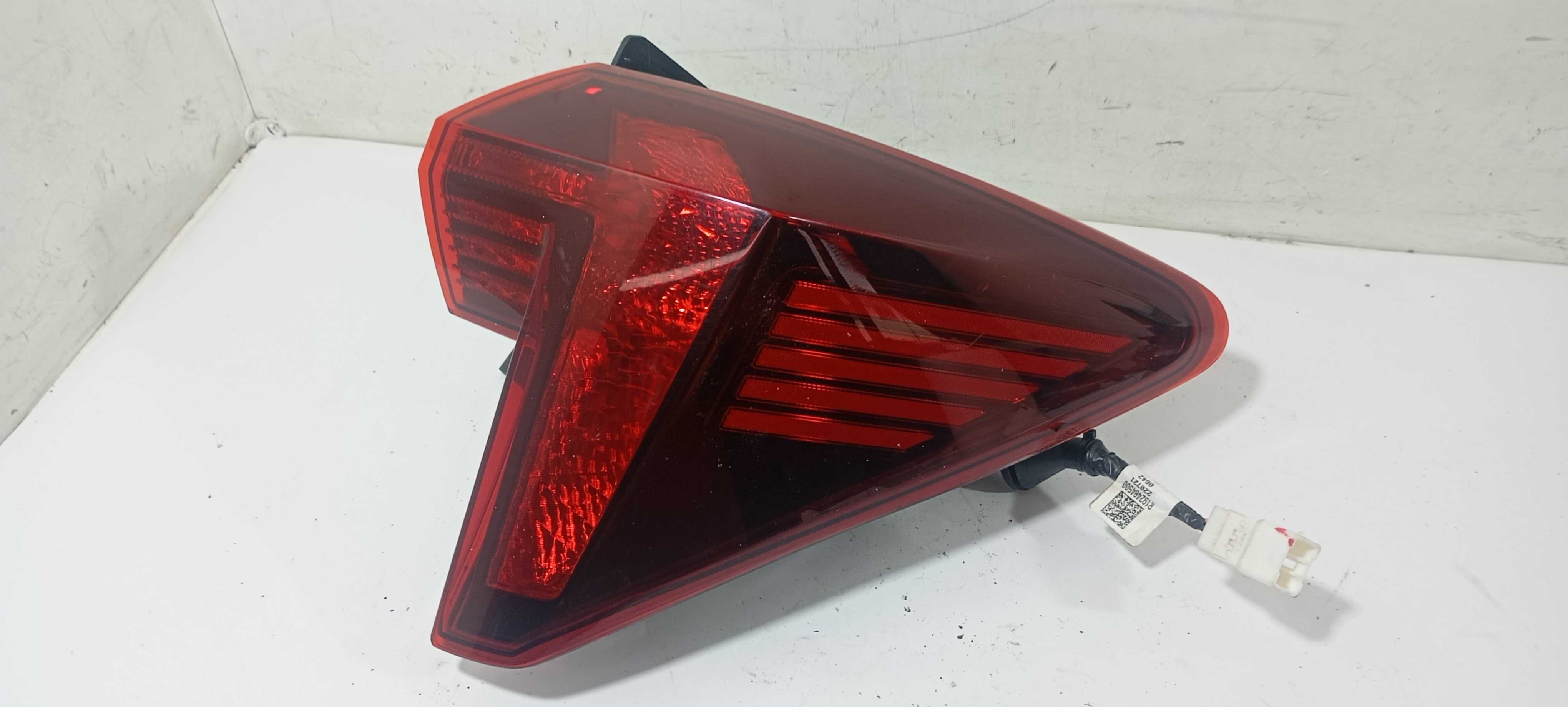 Lanterna Traseira Direita Hb20 Comfort 2023 92402r1500 Vermelha Direito/passageiro 2