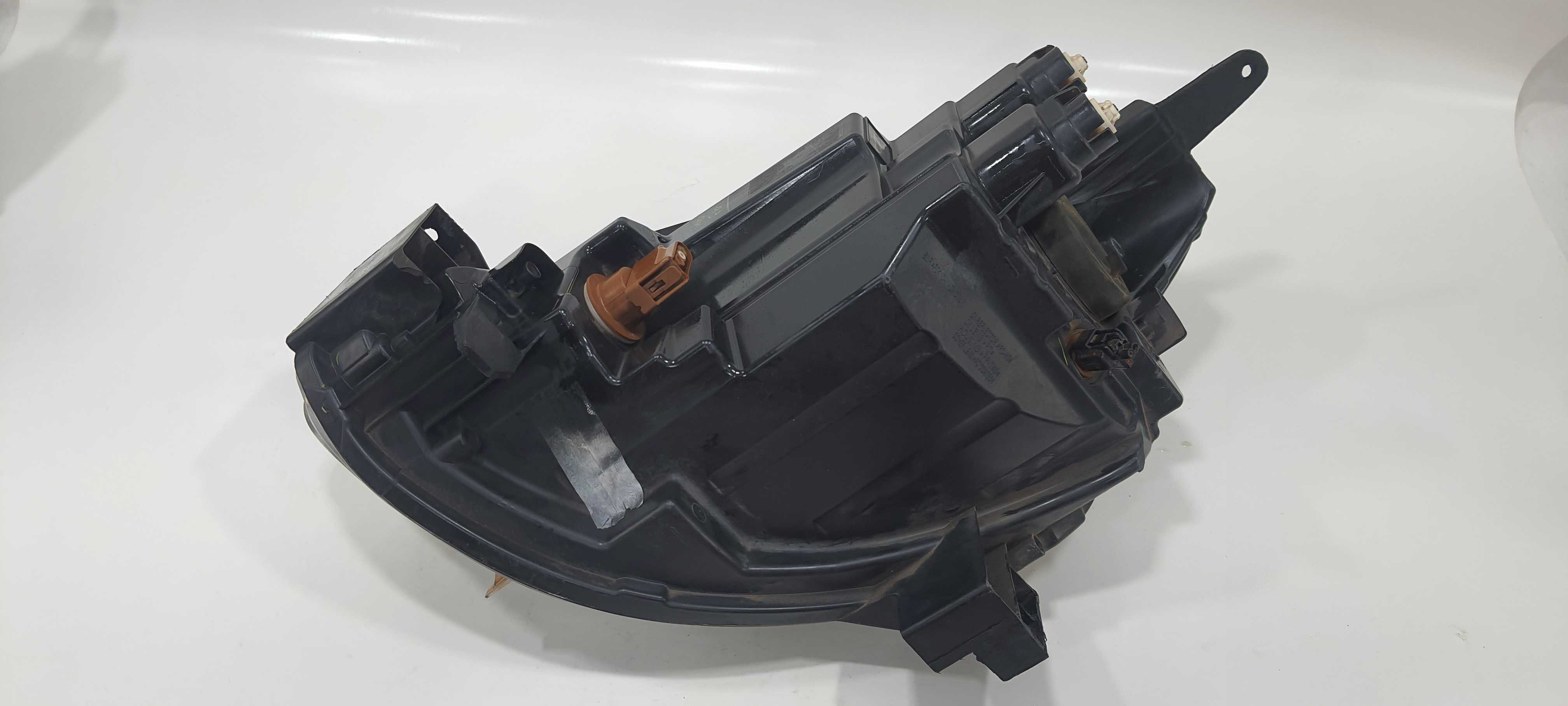 Farol Direito Recuperado Nissan March 2015/20 22540402 8