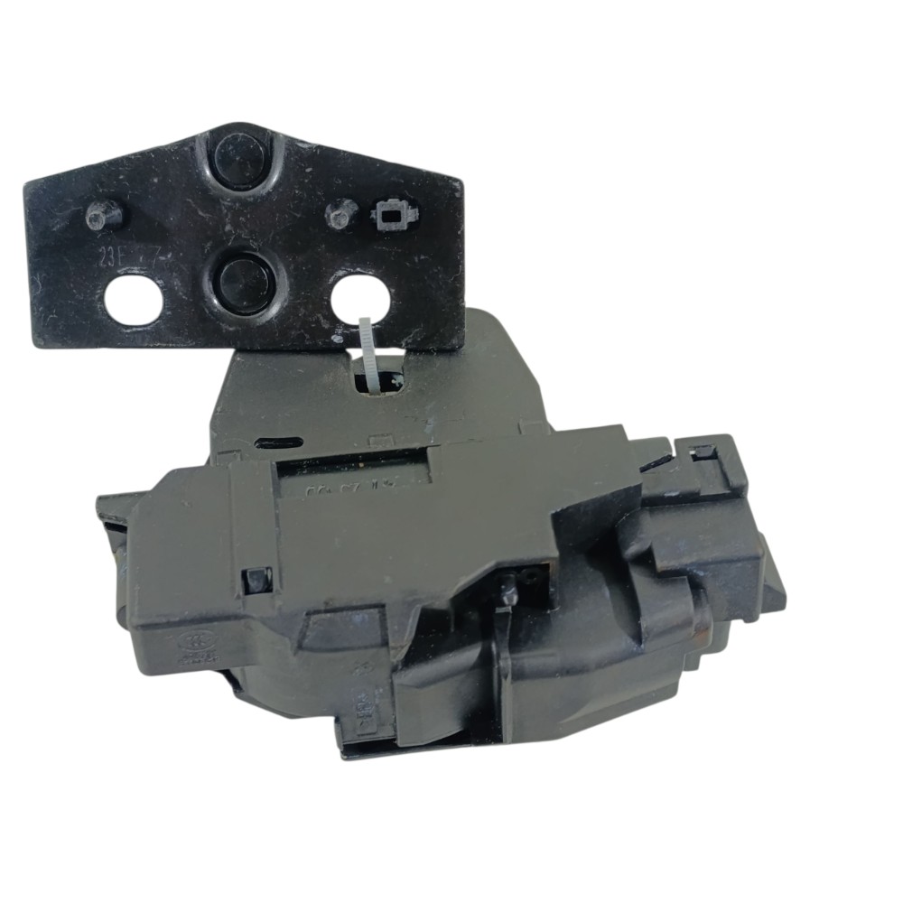 Fechadura tampa traseira Peugeot 208 ano 2024 9816195380 5