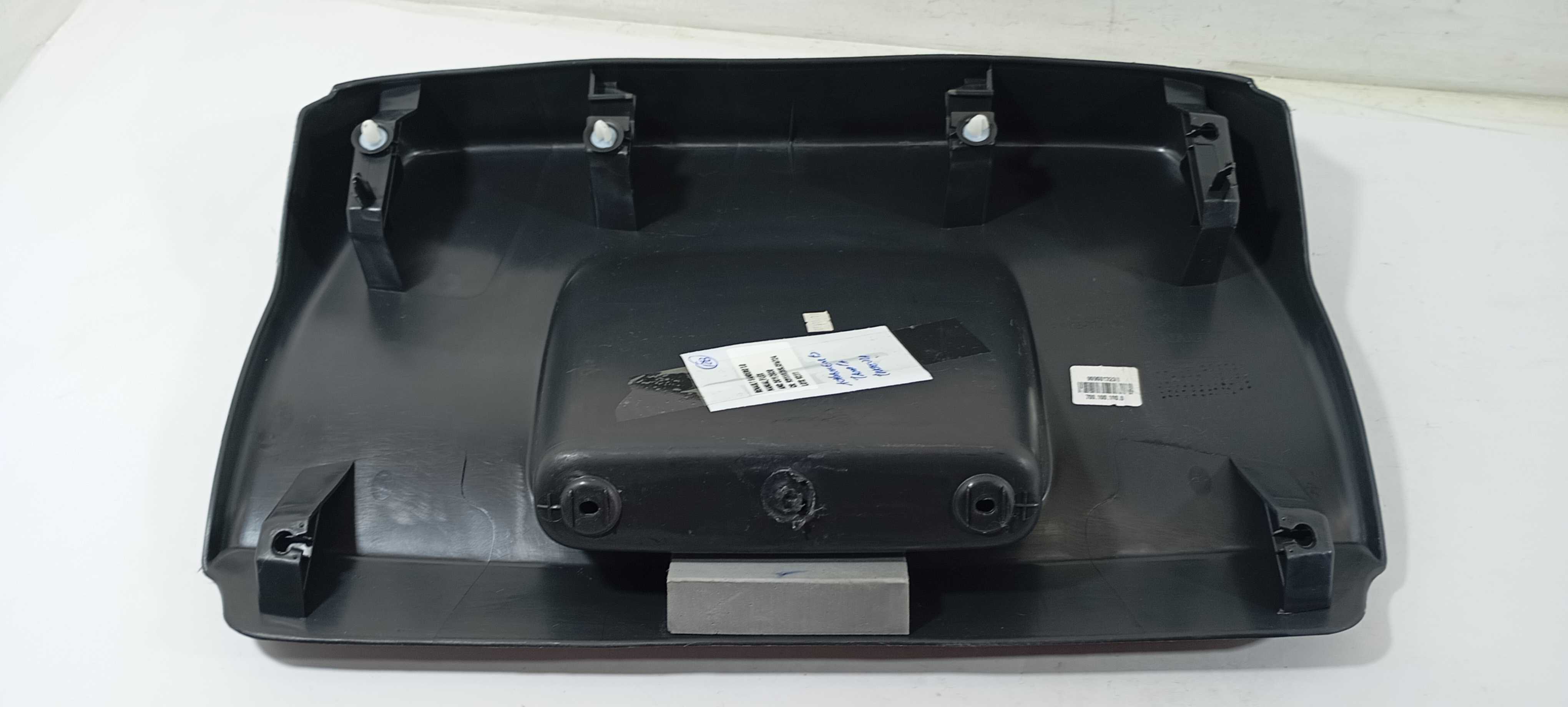Acabamento Tampa Traseir Renault Sandero 1.0 2020 909001323r Preto