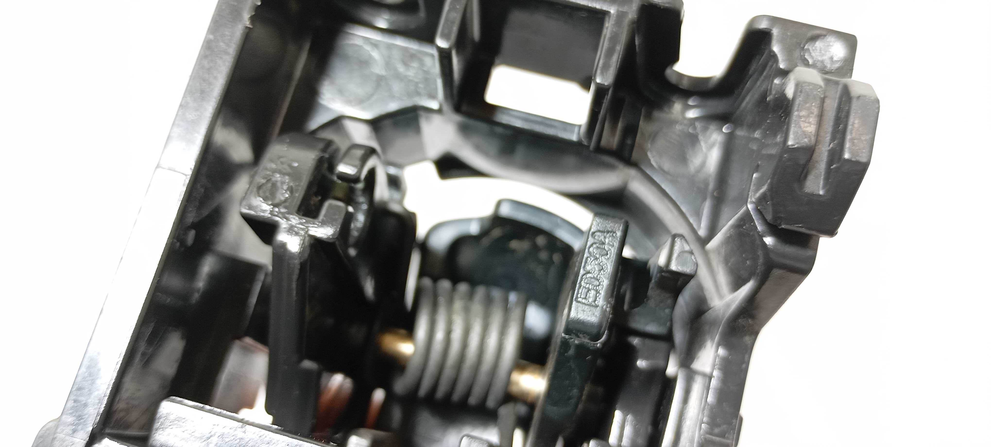 Maçaneta Interna Traseira D. Nissan Tiida Sedan 1.8 12 V2305 Preto Traseira 9