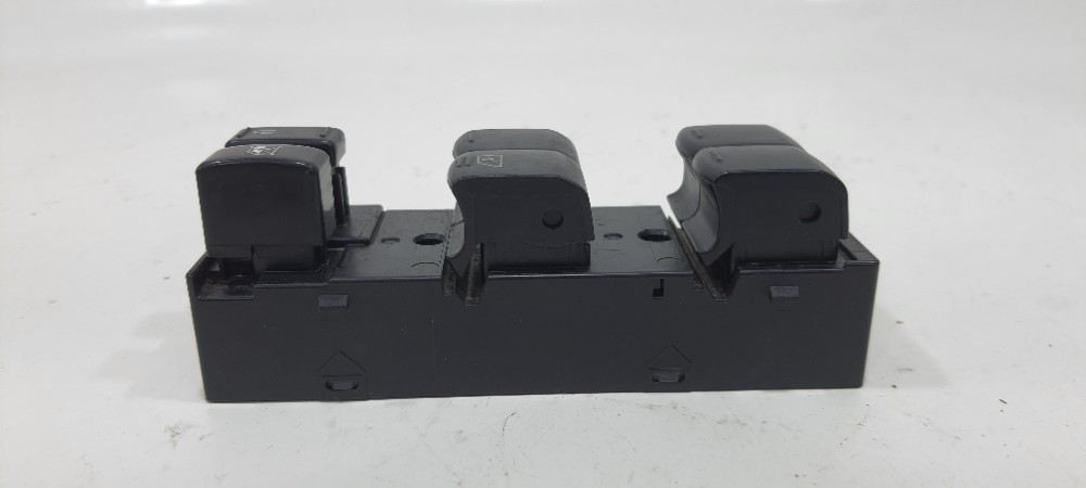 Botão Dianteiro Esquerdo Nissan March S 1.0 Ano 2019 8518sd 7