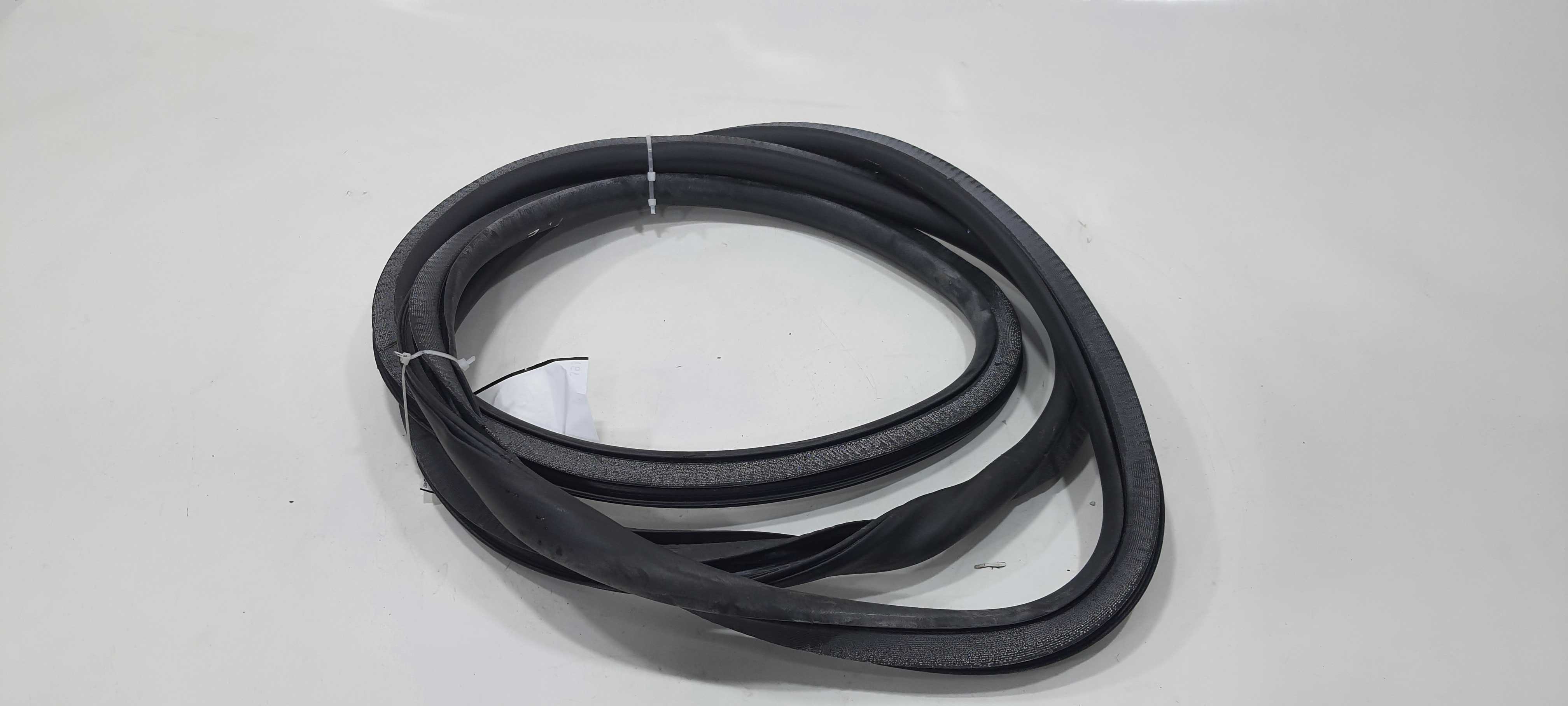 Borracha Porta Tras Esquerda Gm Onix Activ 1.4 2018 94762483 3
