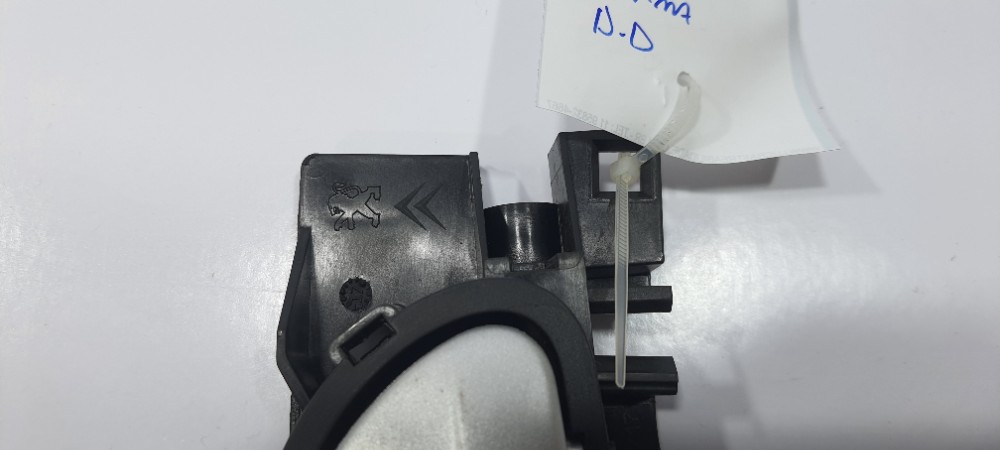 Maçaneta Interna Diant Direito Peugeot 208 2018 303965 Preto Dianteira 9