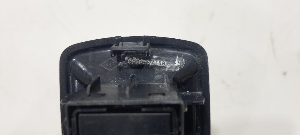 Botão Vidro Dianteiro Direito Renault Sandero 19 809609748r 4
