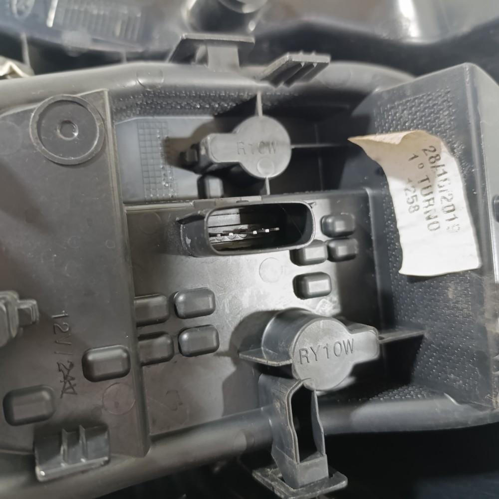 Lanterna traseira esquerda Ford Ka Se 1.5 2020 J7BZ13405K 6