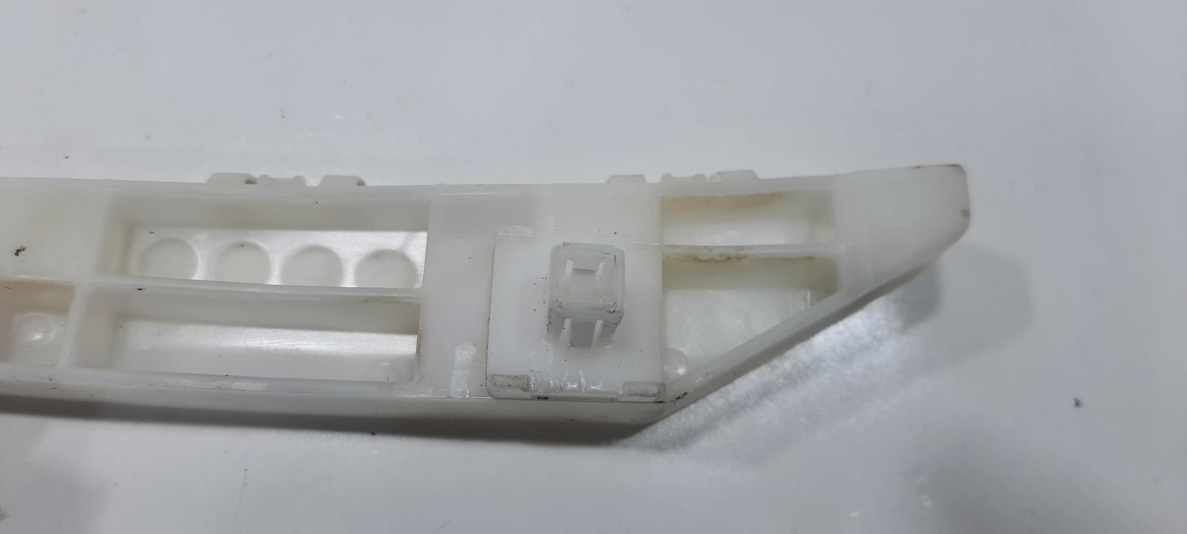 Guia Parachoque Esquerdo Nissan March Sv 1.0 2016 852219leoa 1
