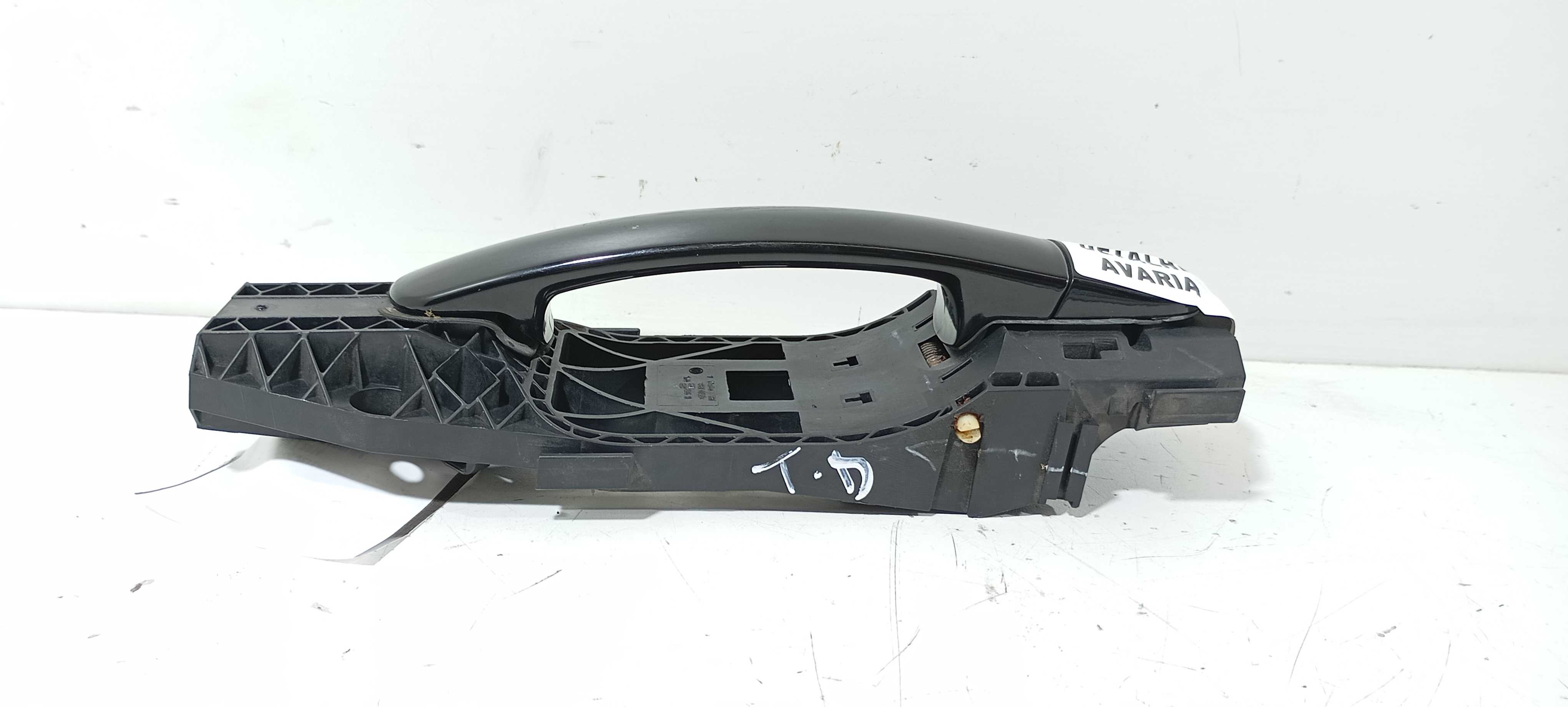 Maçaneta Exter. Tras. D. Vw Jetta 1.4 2016 V2297 C/ Detalhe Preto Traseira 5