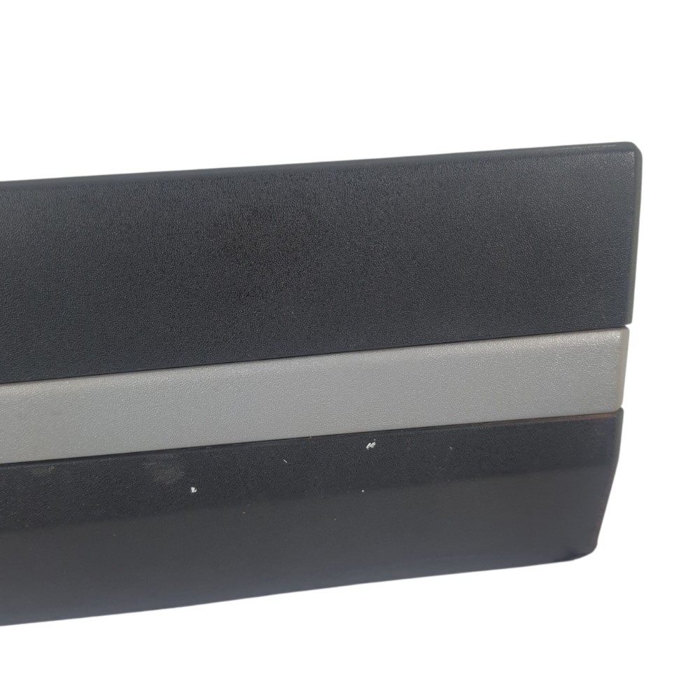 Moldura Porta Traseira Direita Nissa Kicks 2022 828705ra1a Preto 4