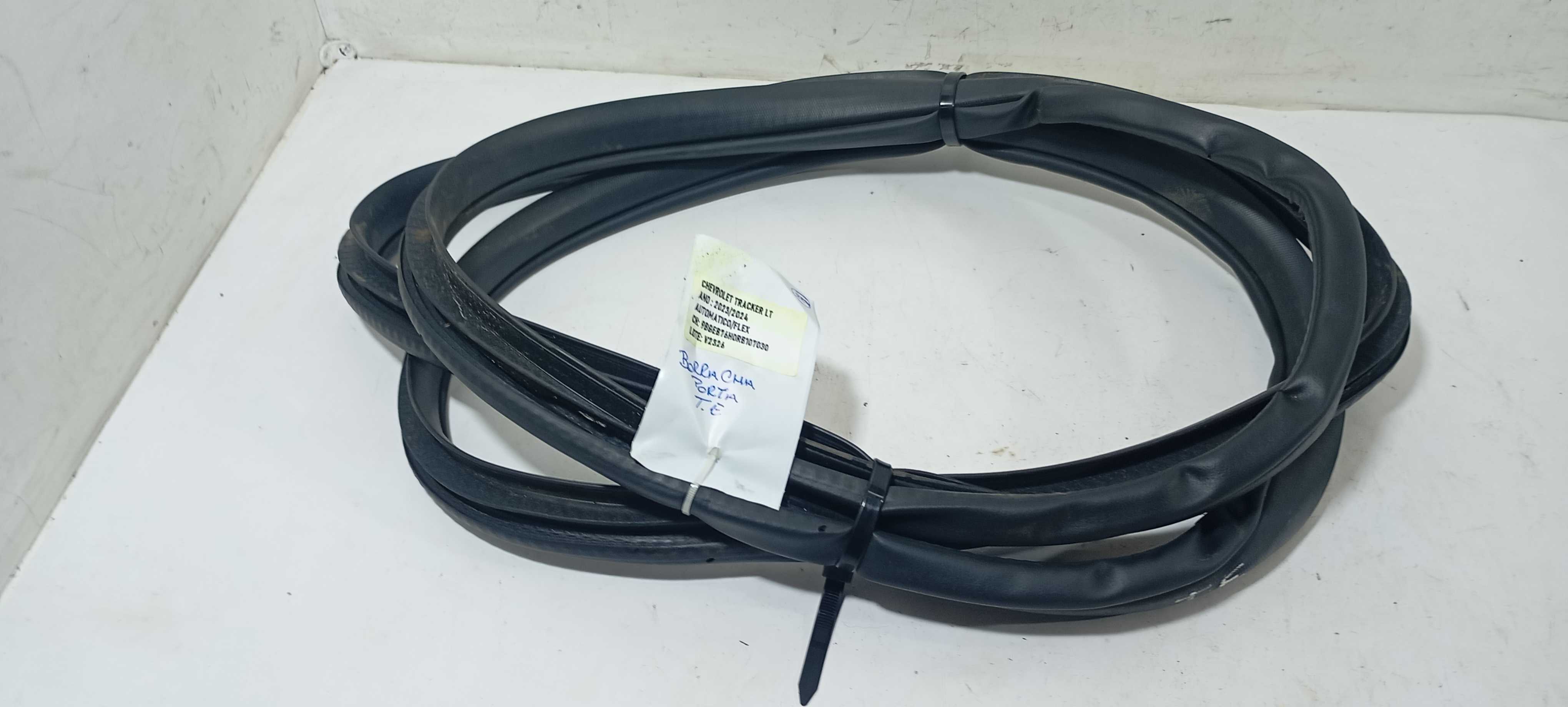 Borracha Porta Traseira Esquerda Gm Tracker Lt 2024 26238822
