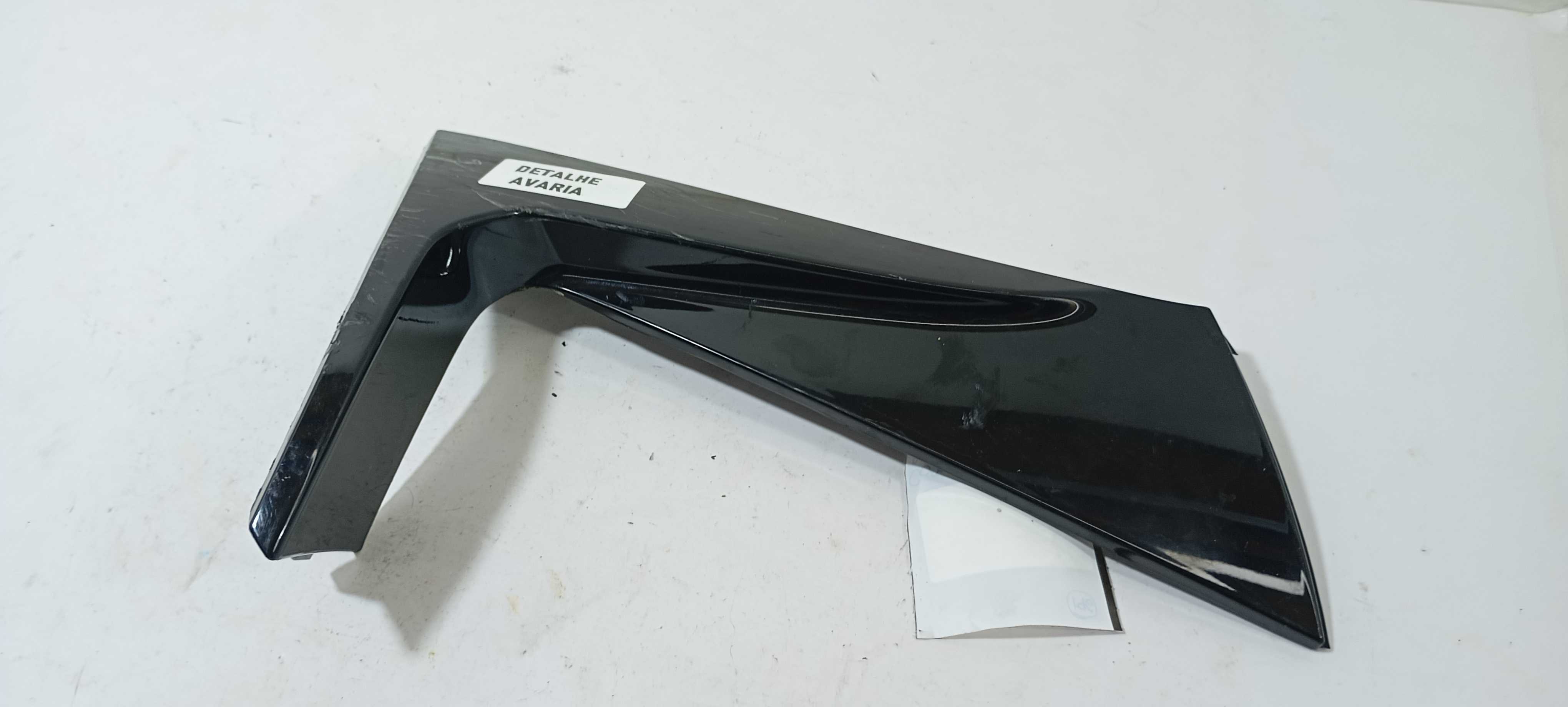 Moldura Aerofólio Direito Tracker 2024 26259579 Detalhe 3