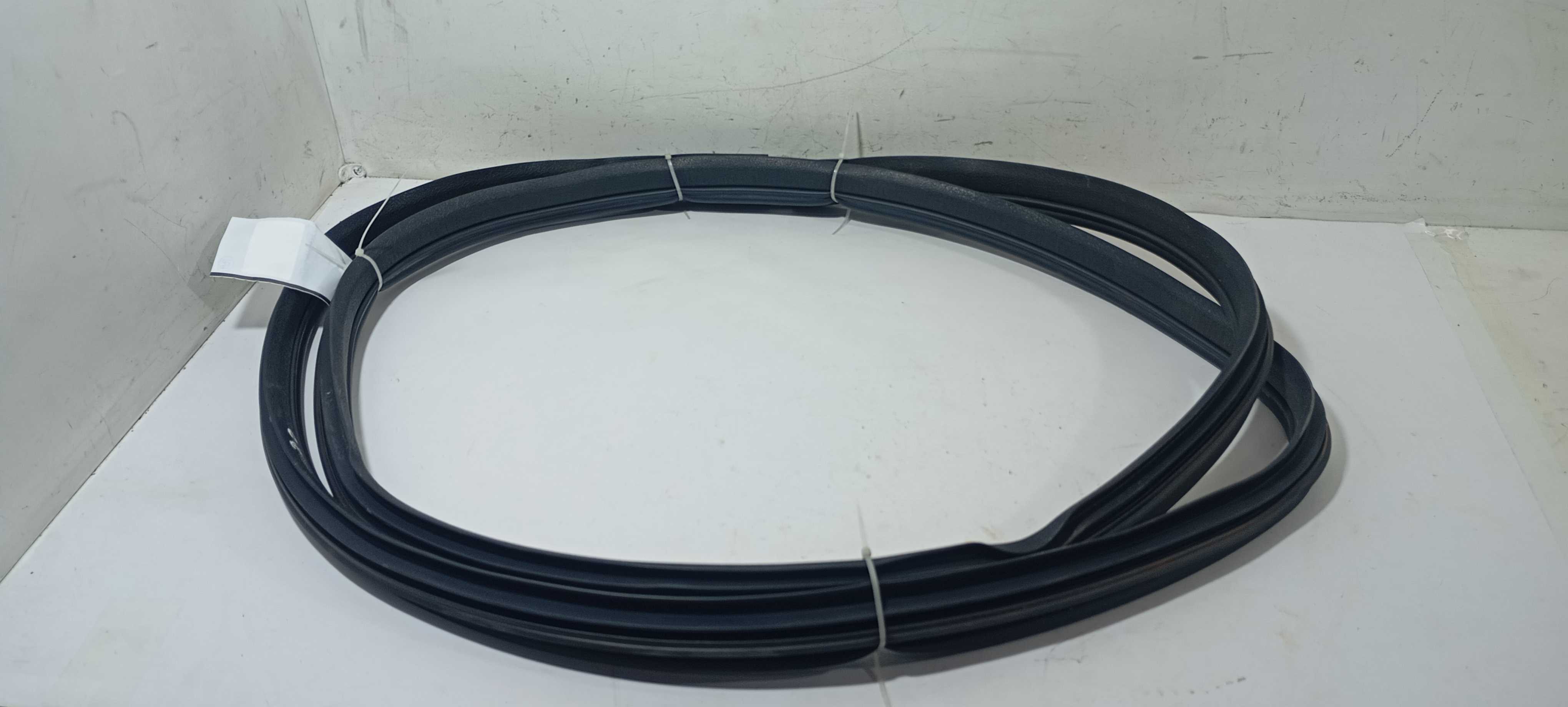 Borracha Porta Dianteira Direita Kwid 2021 808333086r 2