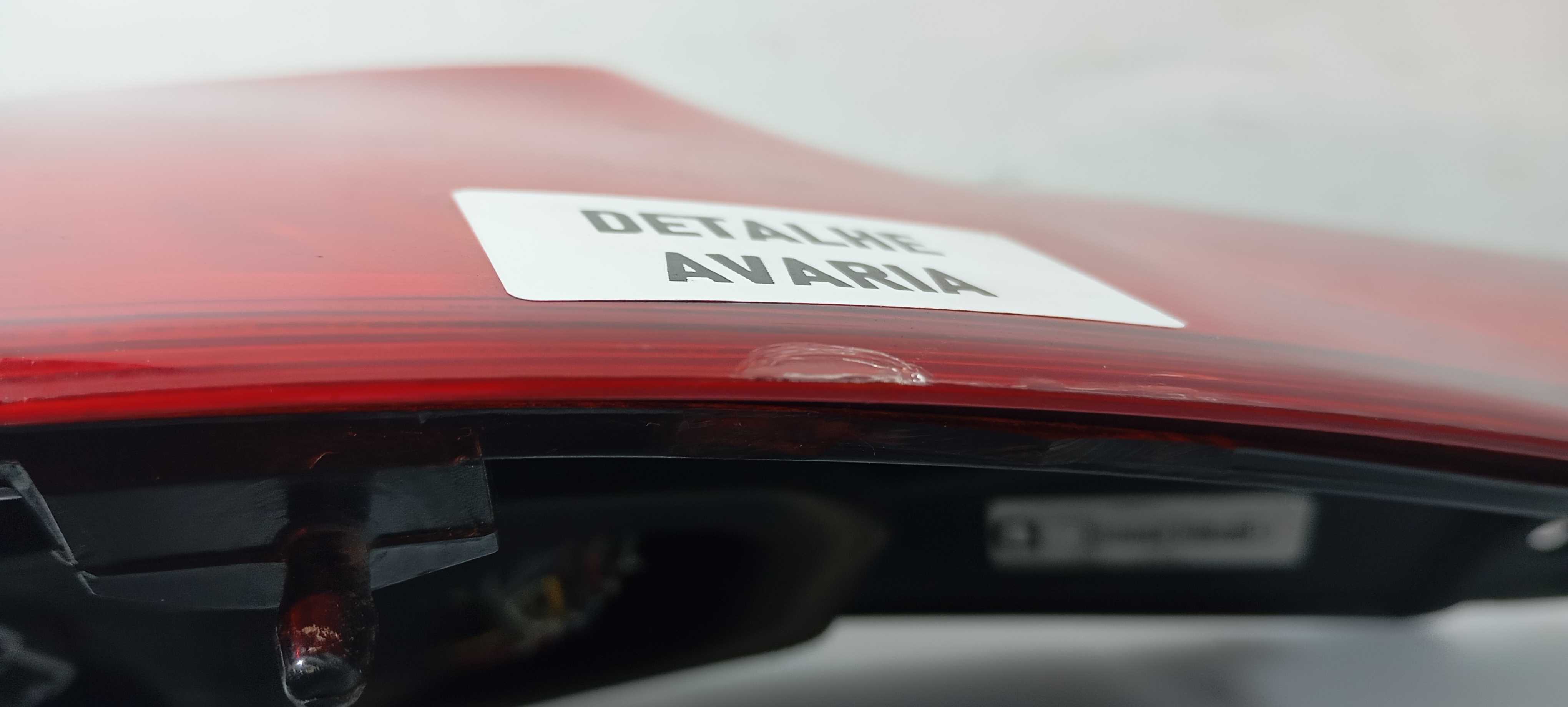 Lanterna Traseiro Direito Ford Fiesta 2016 13404ab Detalhe Direito/passageiro Vermelha