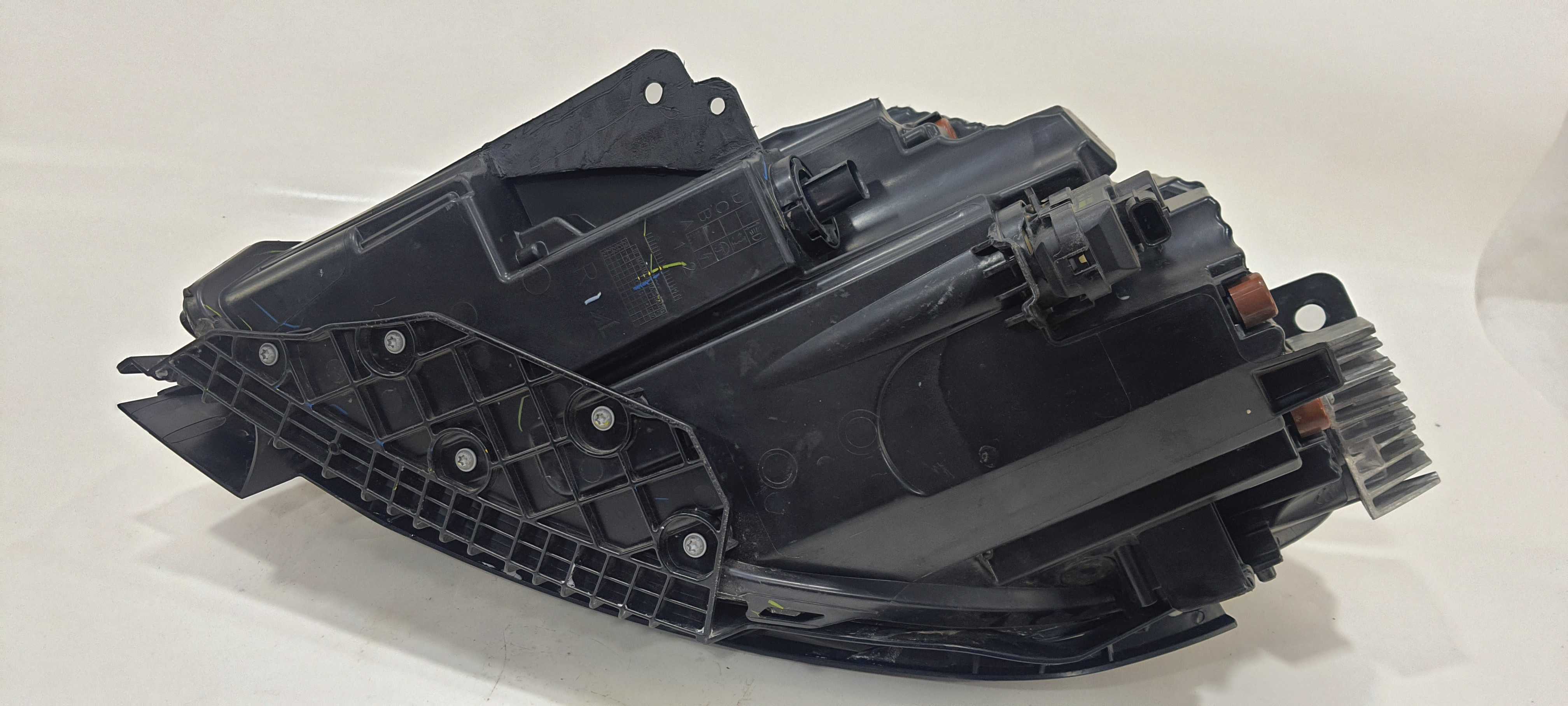 Farol Direito Jeep Compass 2022/23 00522040310 9