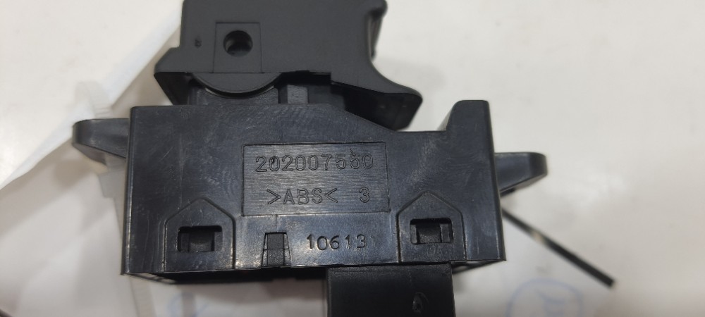 Botão Vidro Traseiro Esquerdo Kia Sportage Ex 2012 202007550 5