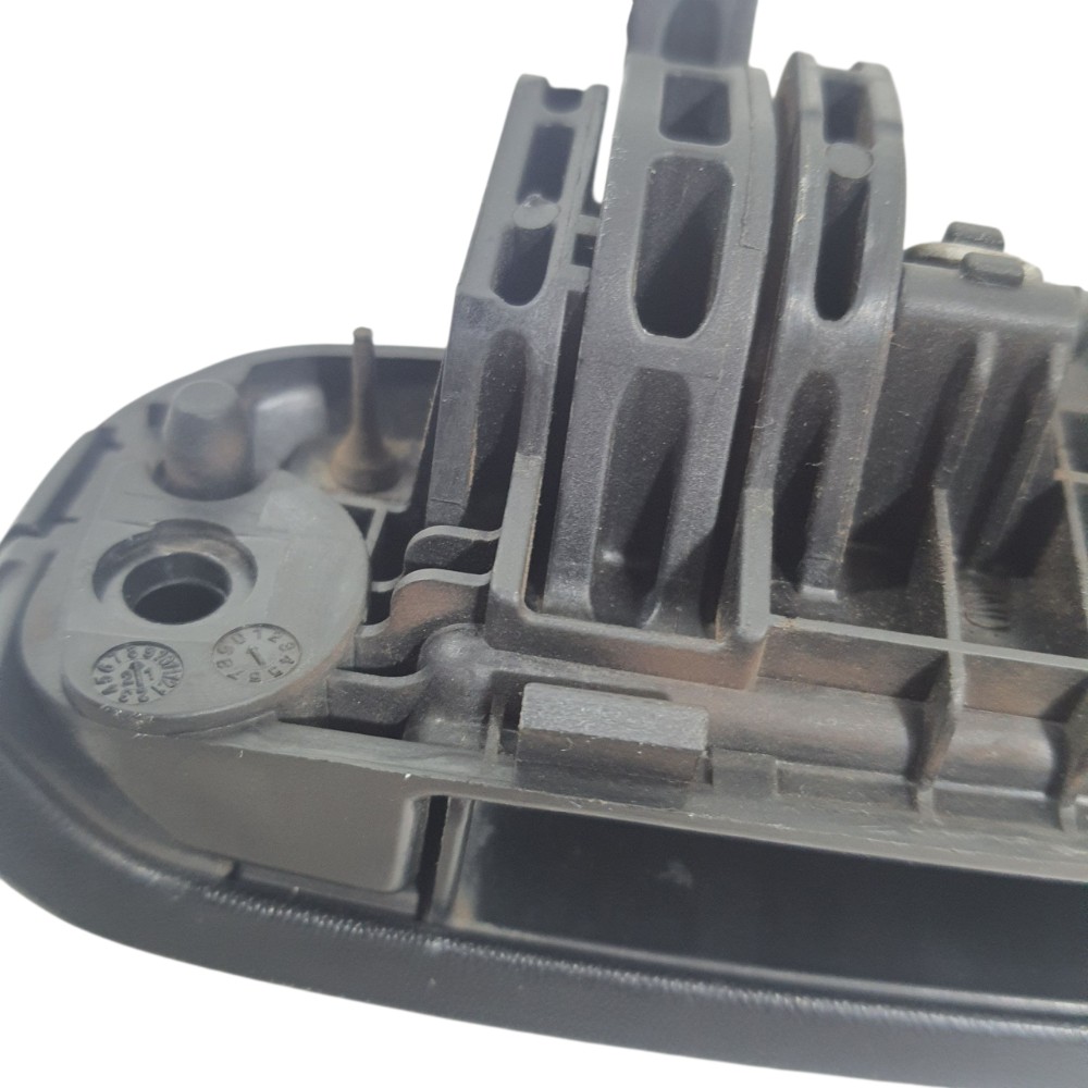 Macaneta Externa Traseira Esquerda Kwid Zen 2023 806075451r Preto Traseira 7