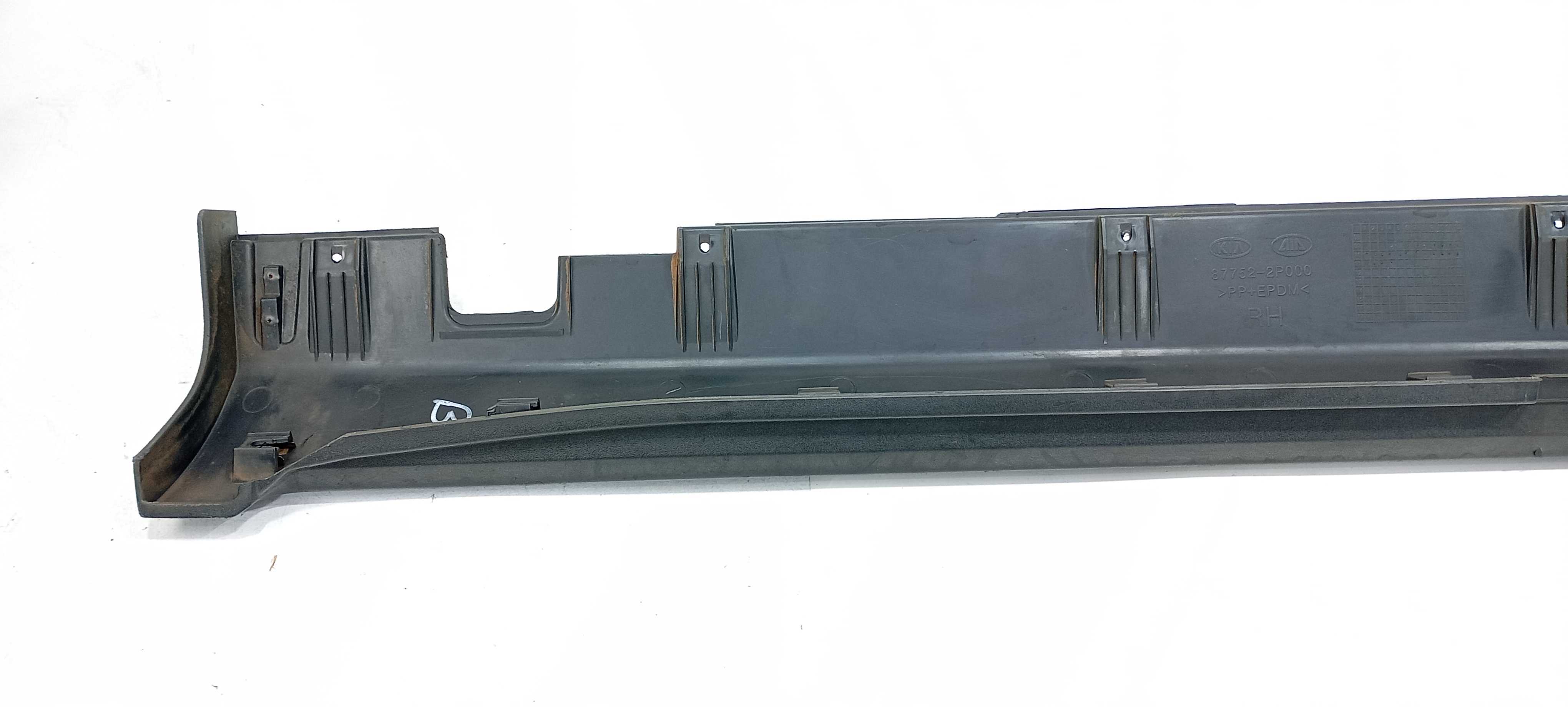 Spoiler Direito Kia Sorento Ex2 2.4 2012  877522p000 Preto 3
