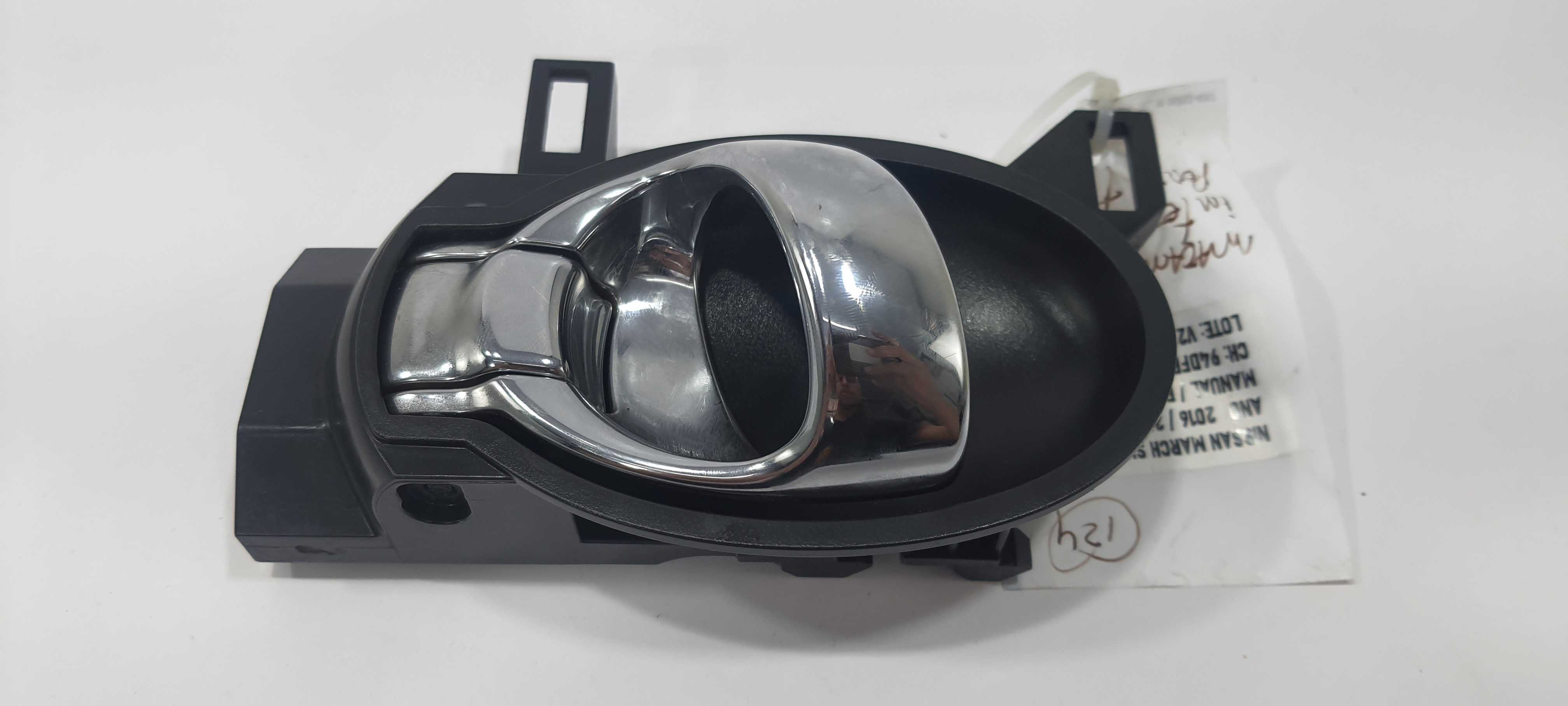 Maçaneta Int Traseira Direita Nissan March Sv 1.0 2016 V2296 Preto/cromado Traseira 4