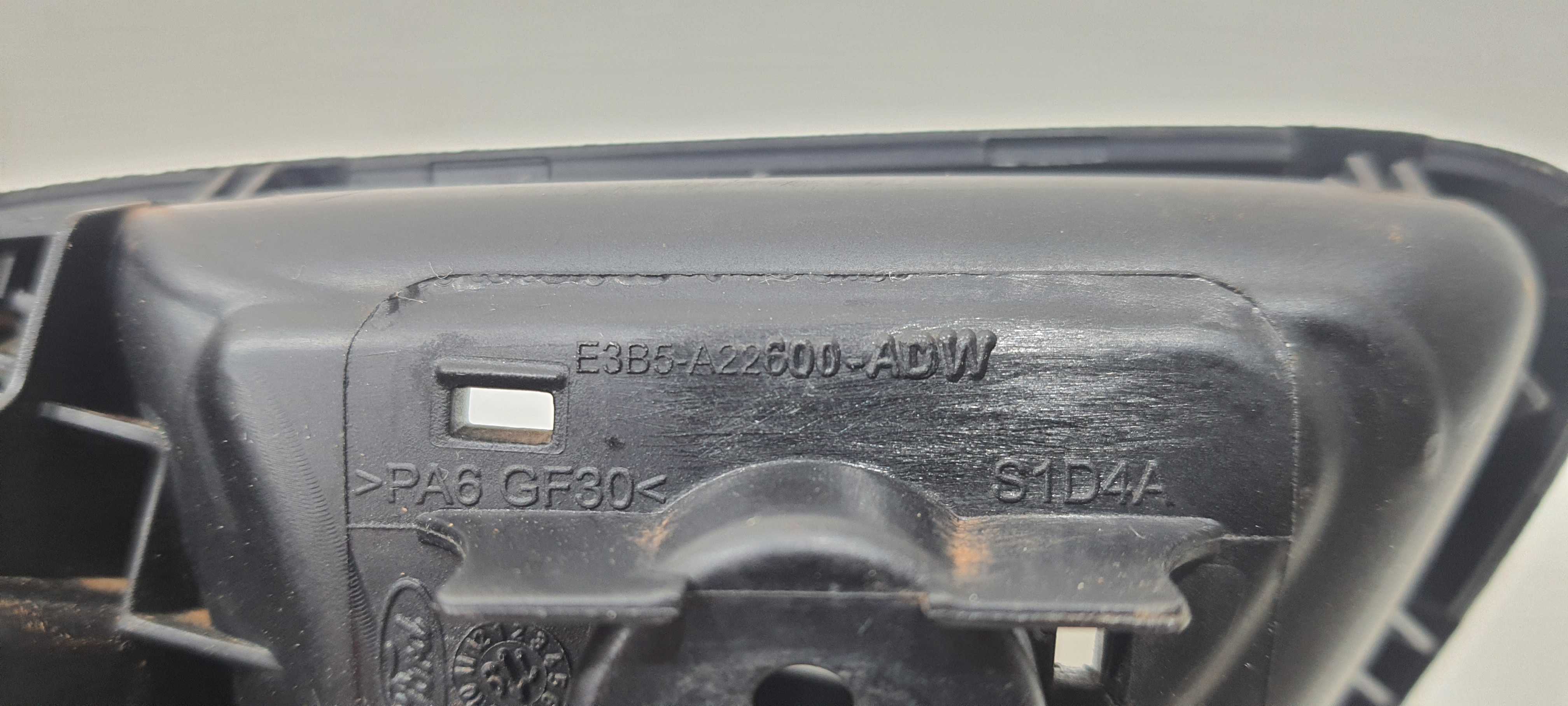 Maçaneta Int Tras Direito Ford Ka 1.0 2020 E3b5a22600adw Preto Traseira 4
