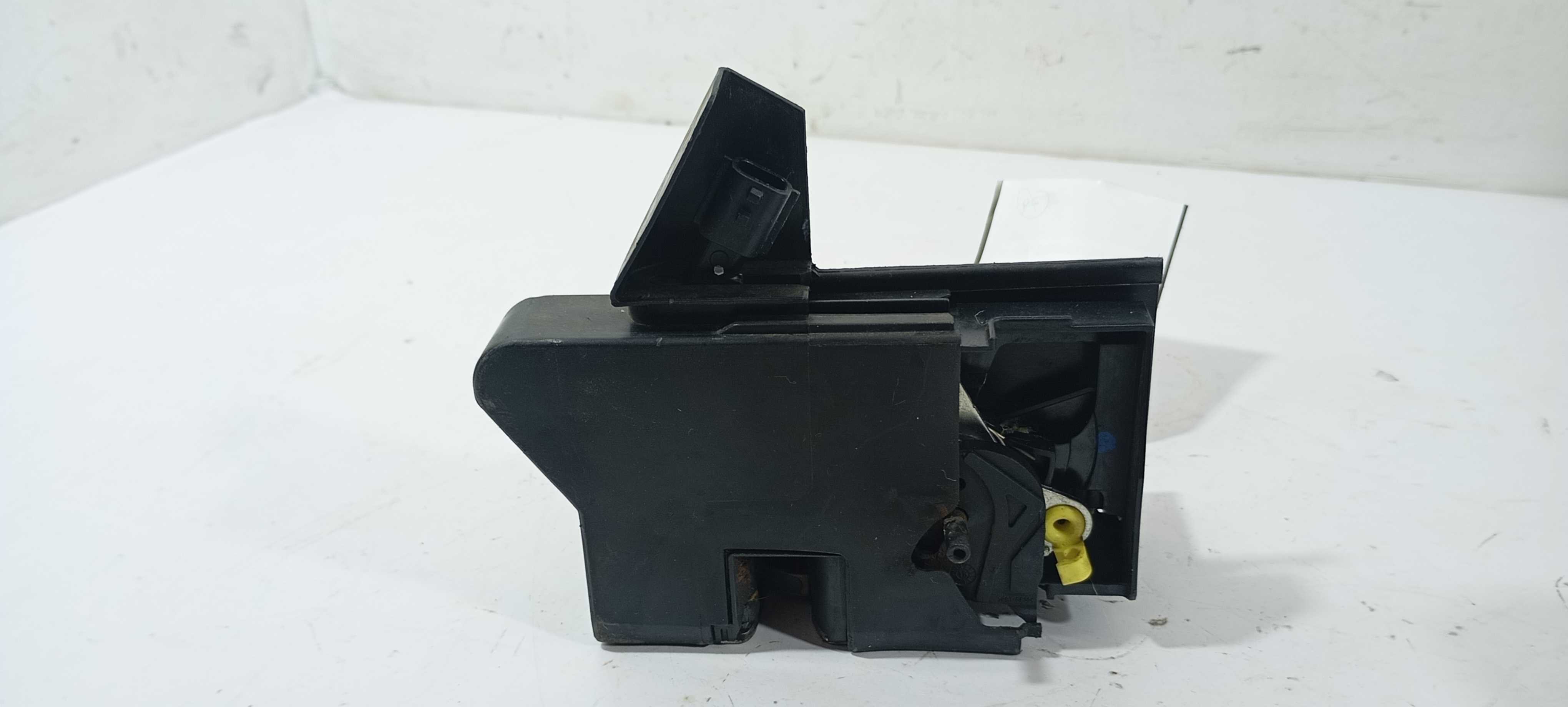 Fechadura Traseira Esquerda Renault Sandero 2019 825035728r 2