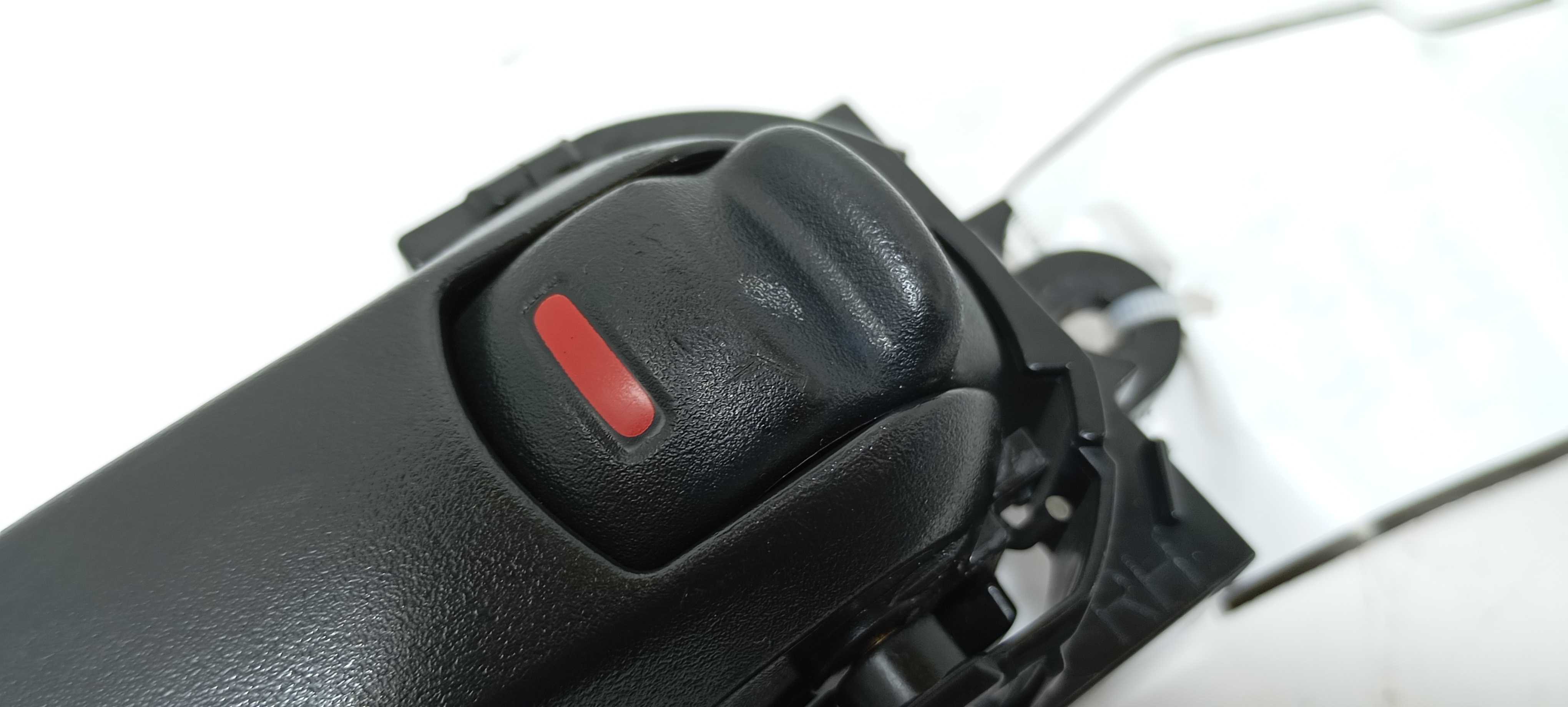 Maçaneta Interna Traseira D. Nissan Tiida Sedan 1.8 12 V2305 Preto Traseira 7