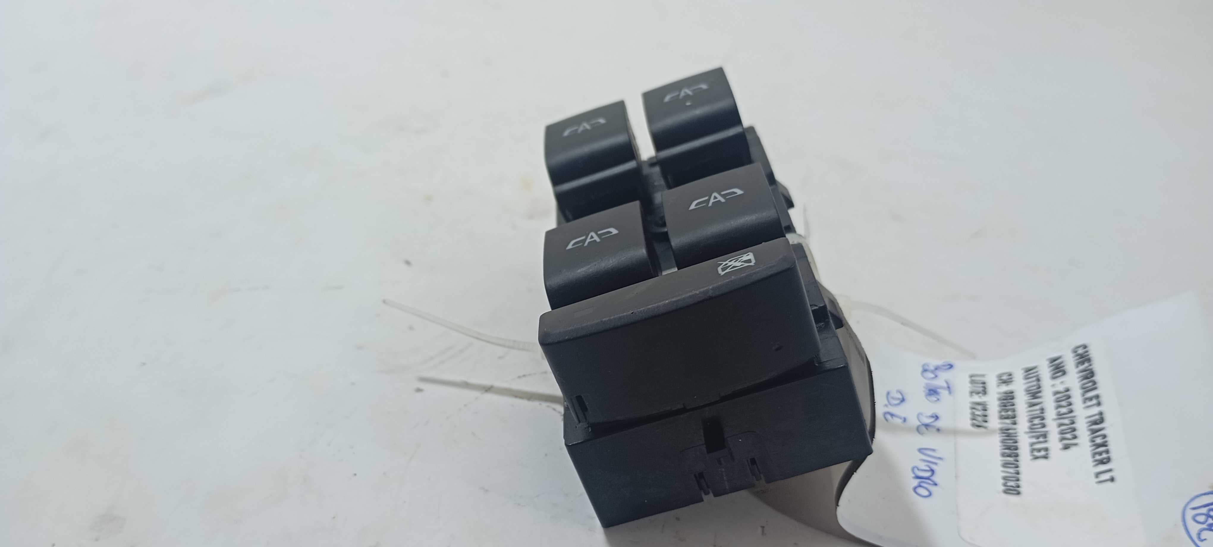 Botão Vidro Dianteiro Esquerdo Gm Tracker Lt 2024 26211281 3