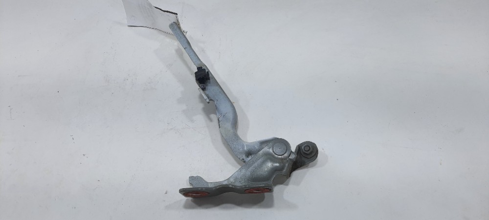 Braço Capô Esquerdo Chevrolet Cruze Sedan 2014 95133599 1