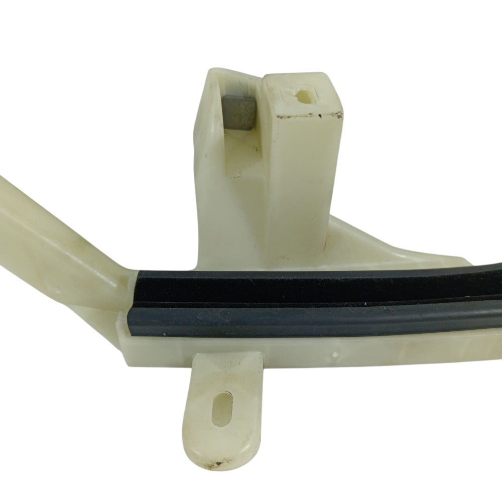 Guia vidro dianteiro esquerdo Peugeot 208 2024 9823206180 4