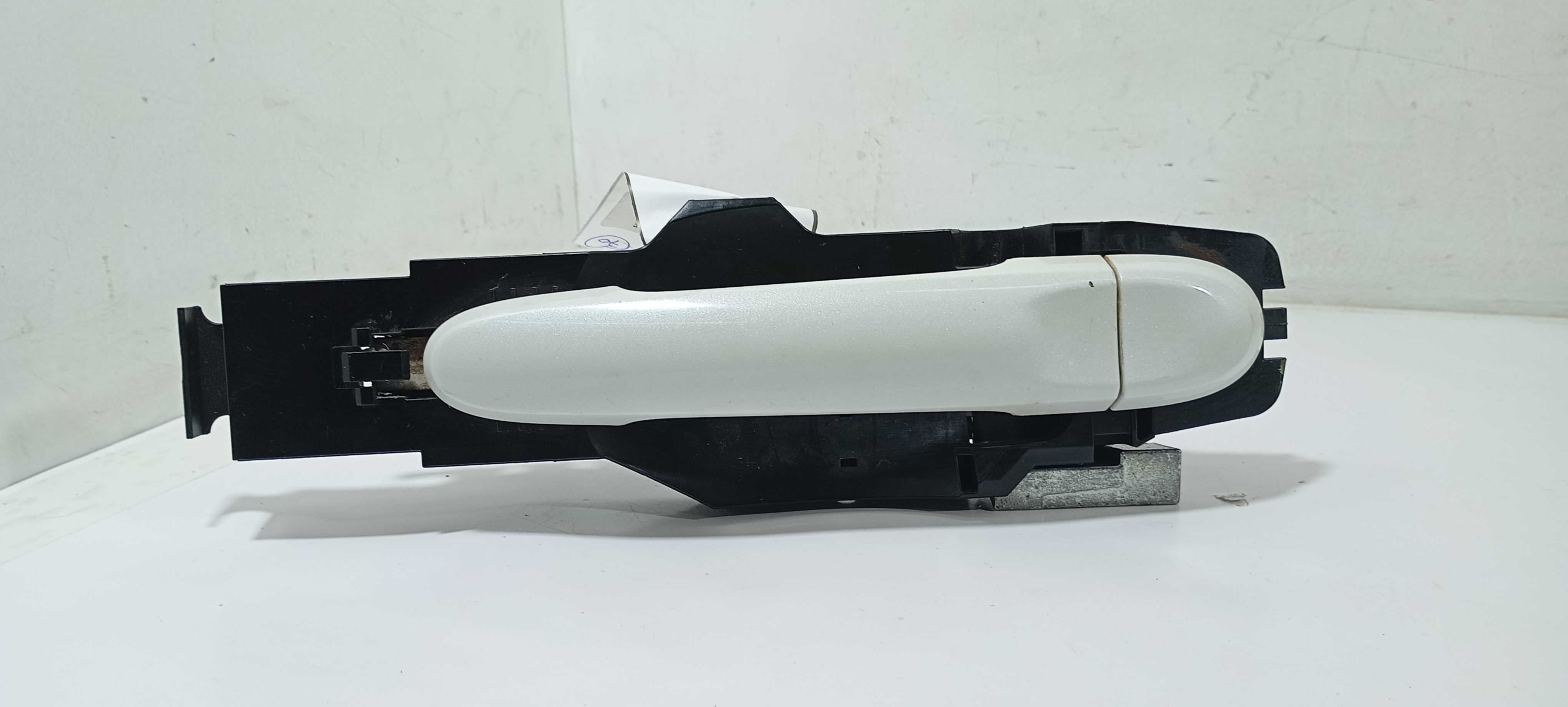 Maçaneta Externa Tras. D. Nissan March Sv 1.0 2016 Sh1hb Branco Traseira 10
