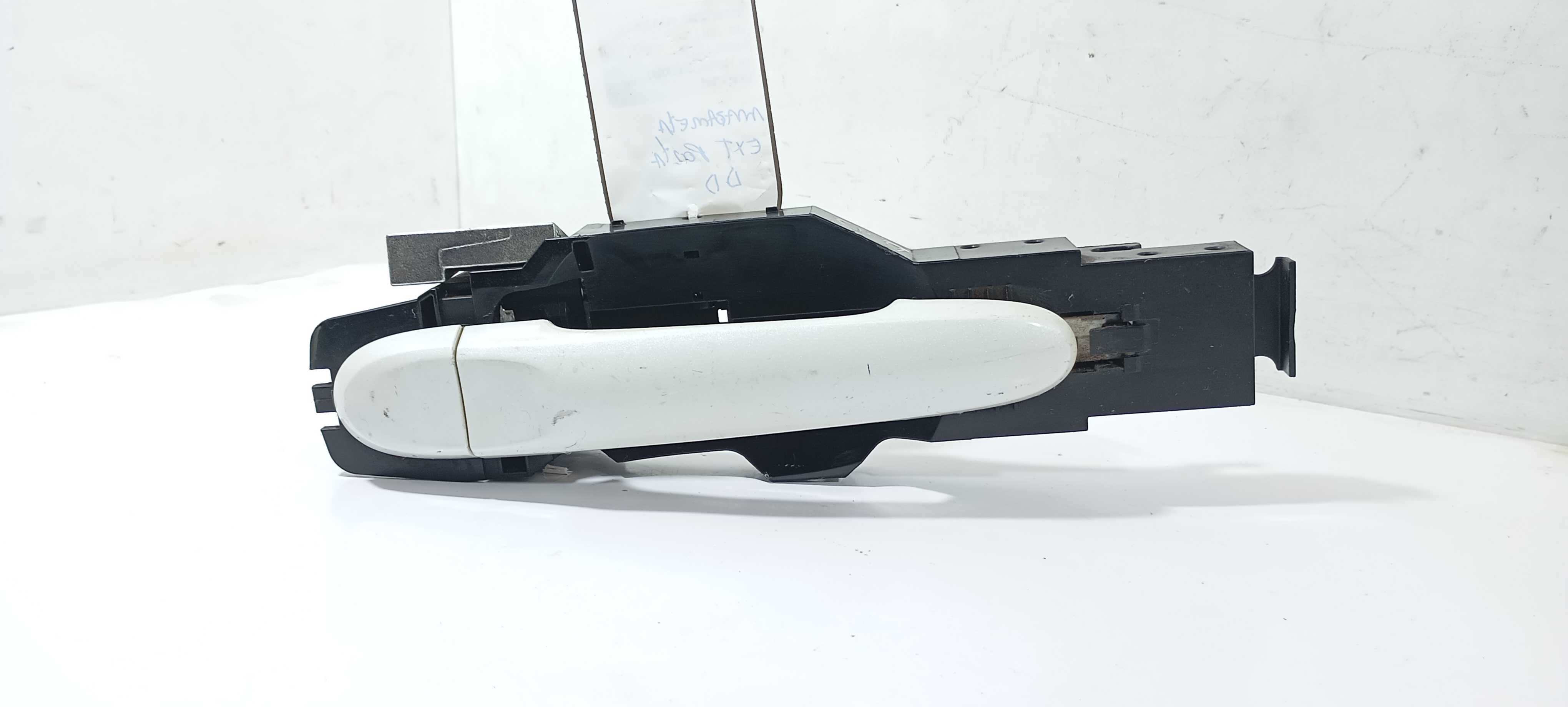 Maçaneta Externa Diant. D. Nissan March Sv 1.0 2016 Sh1hb Branco Dianteira 3