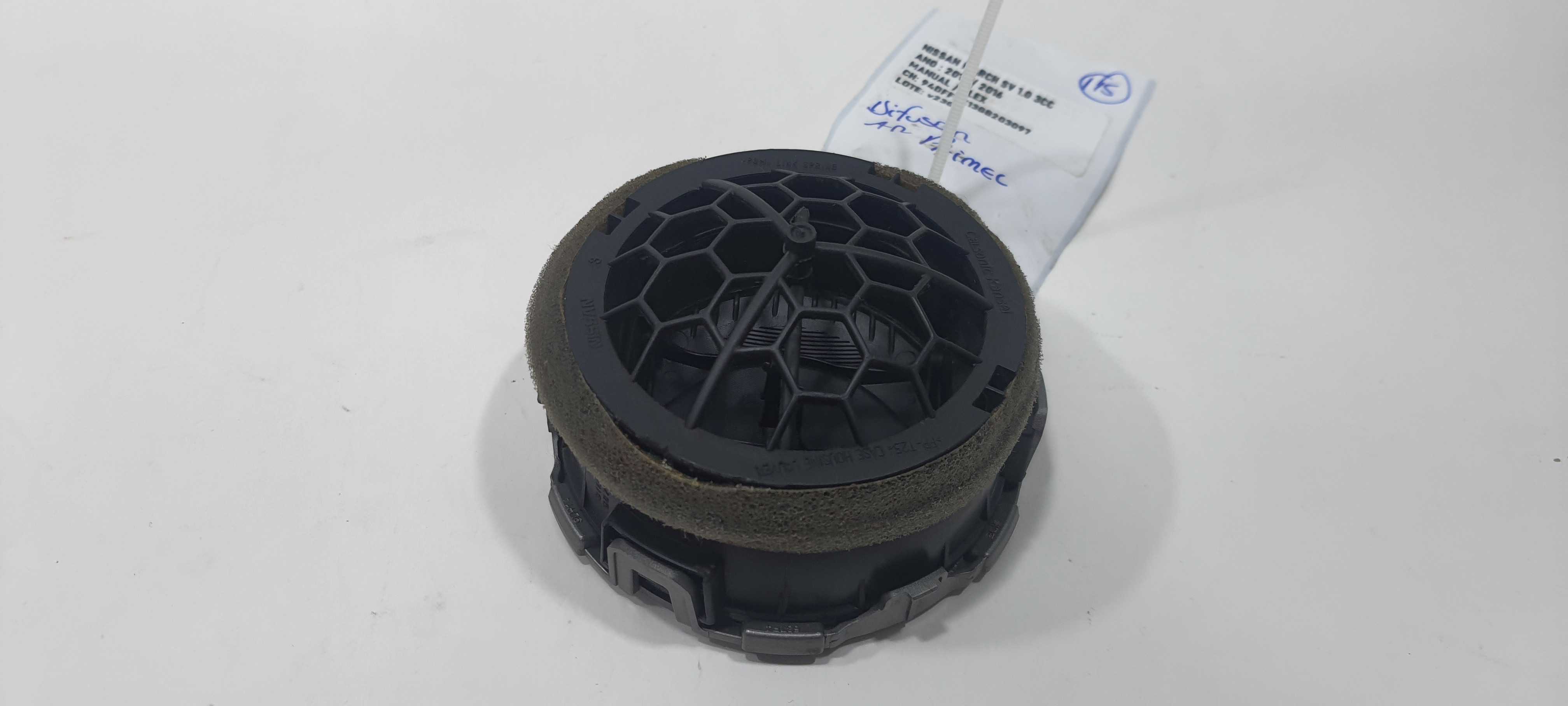 Difusor De Ar Painel Nissan March Sv 1.0 2016 2300015 2