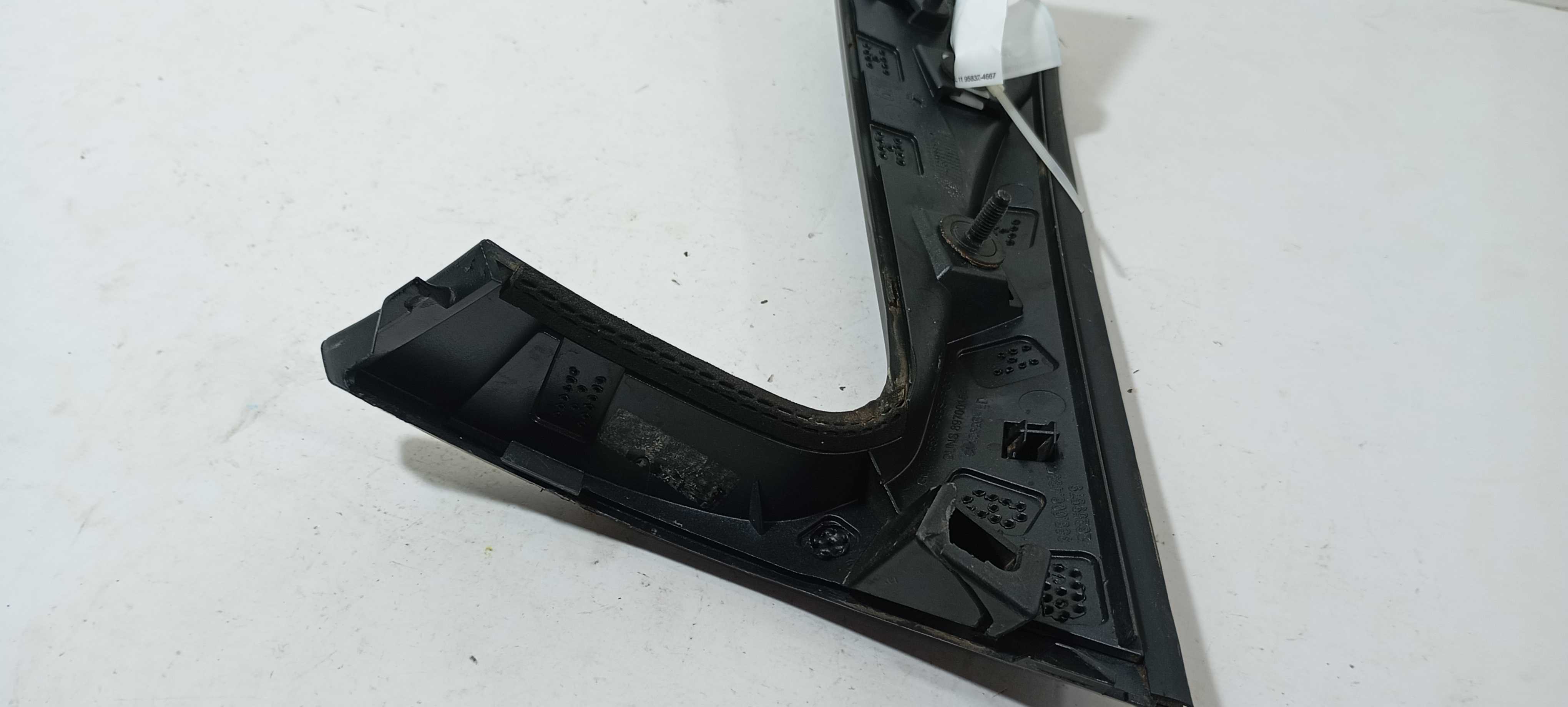Moldura Aerofólio Direito Tracker 2024 26259579 Detalhe 4