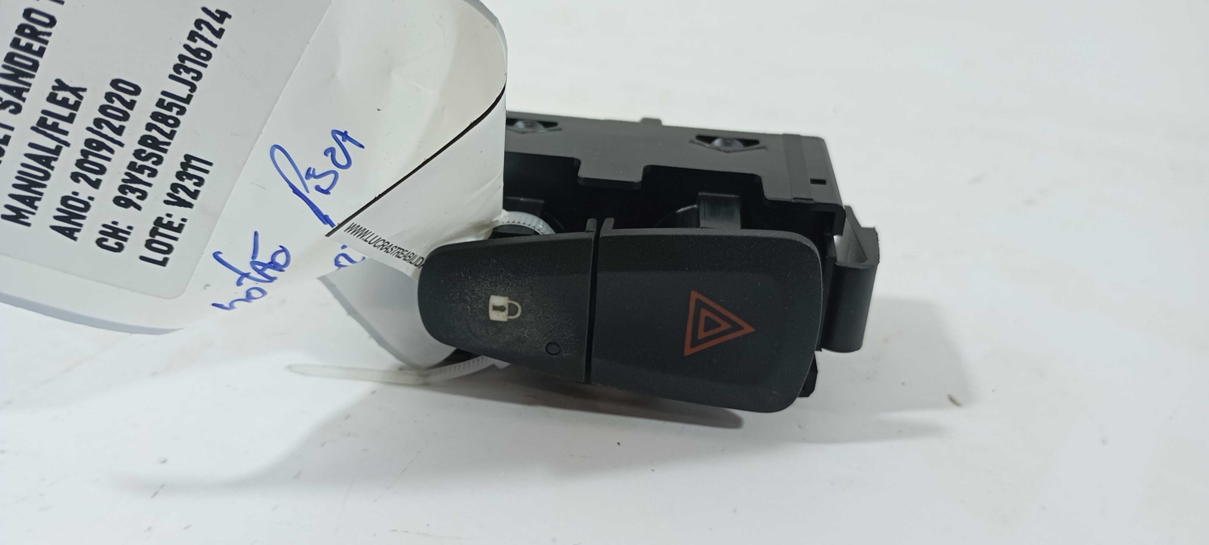 Botão Pisca Alerta Renault Sandero 1.0 2020 E3160102 Preto 1