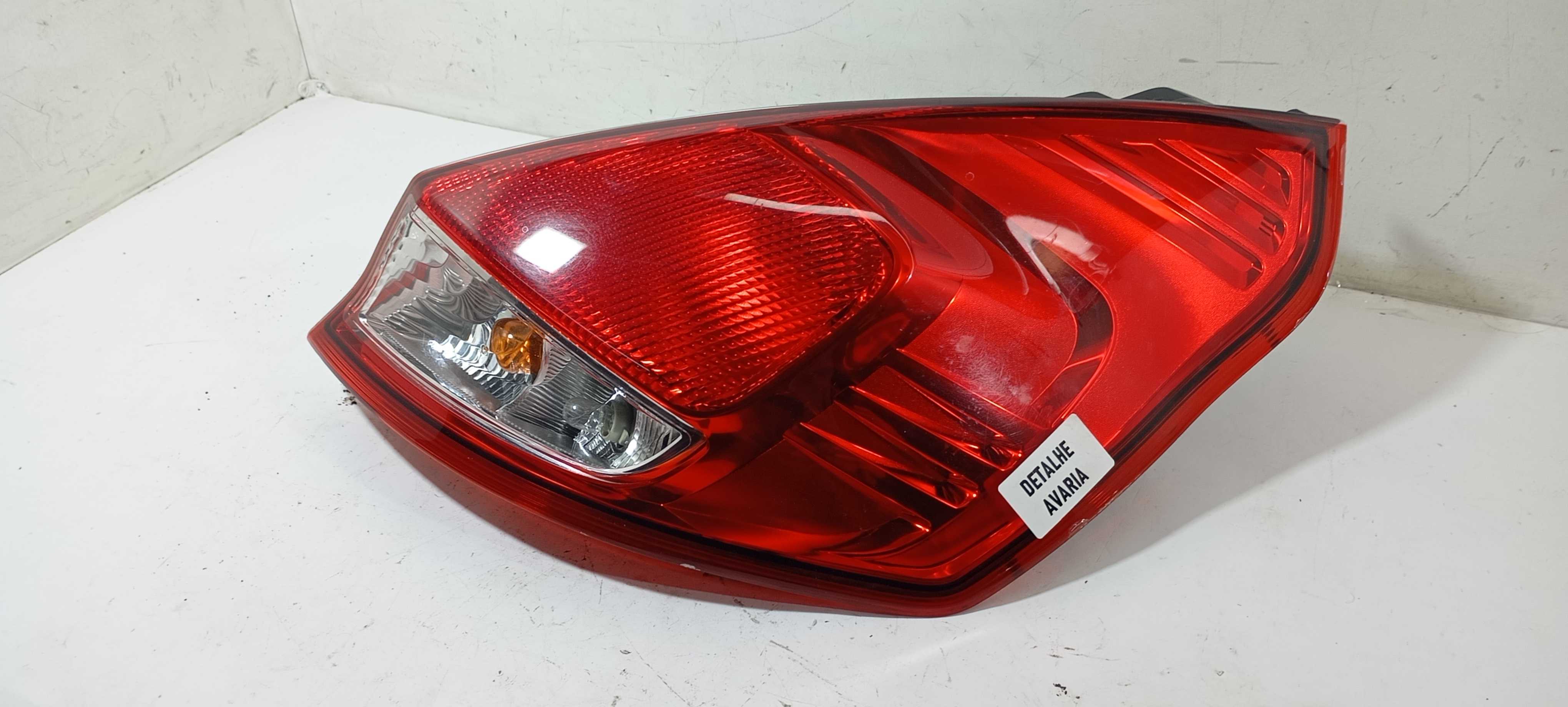 Lanterna Traseiro Direito Ford Fiesta 2016 13404ab Detalhe Direito/passageiro Vermelha 2