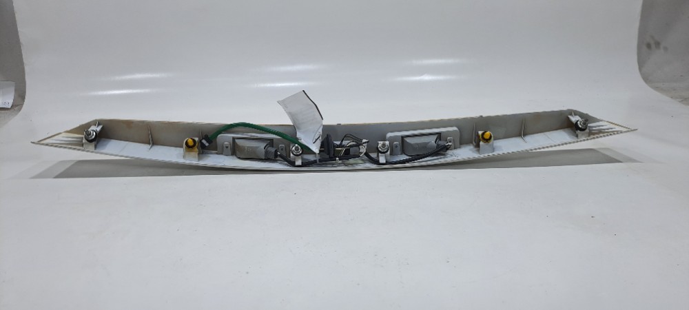 Moldura Tampa Traseira Chevrolet Cruze Sedan 2014 95268119 Branco 3