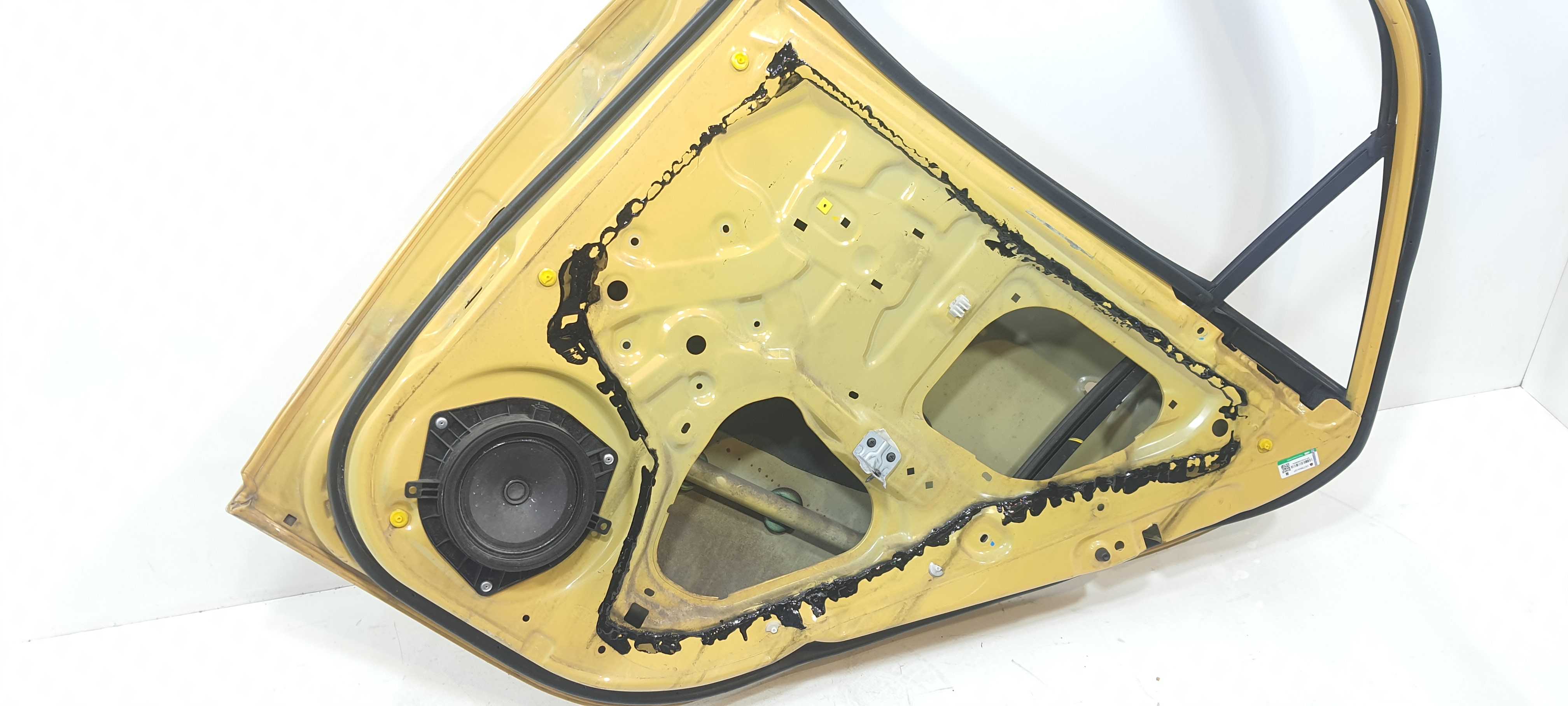 Porta Traseira Direita Kia Picanto Ex 1.0 2012 V2302 Detalhe Traseira Direito Amarelo 6