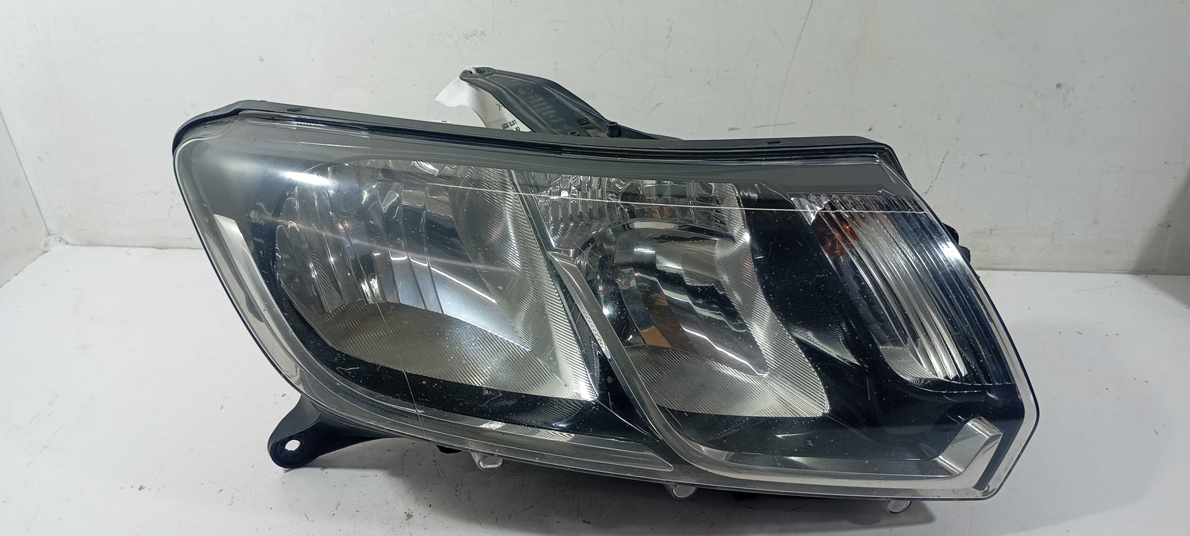 Farol Direito Renault Sandero 1.0 2019 47740748 Recuperar Direito/passageiro 8