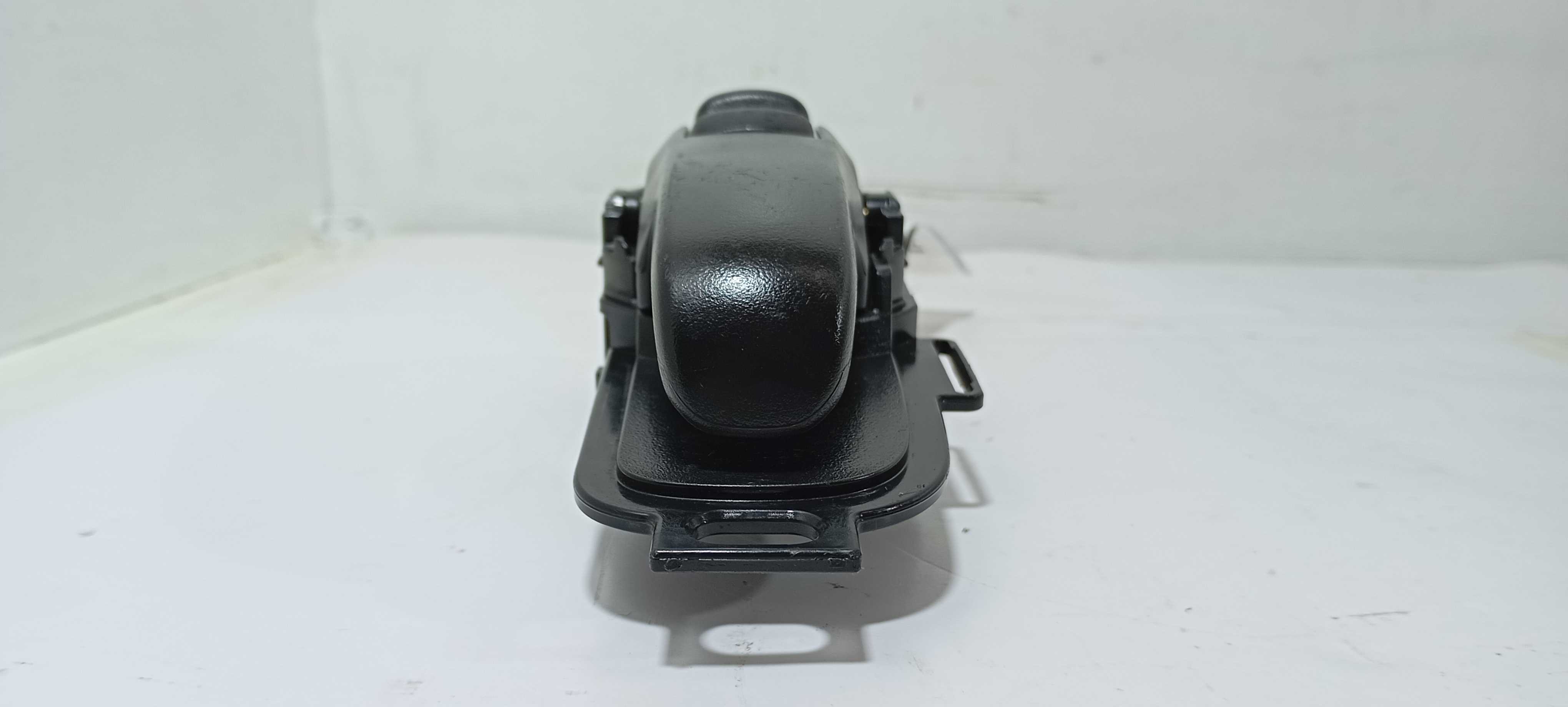 Maçaneta Interna Traseira D. Nissan Tiida Sedan 1.8 12 V2305 Preto Traseira 1