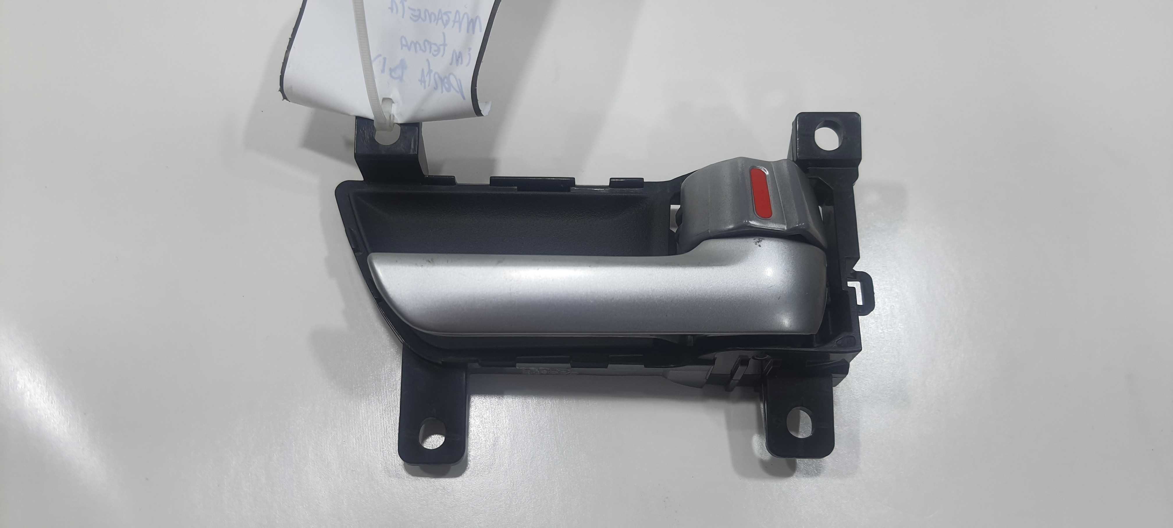 Maçaneta Int Diant Direita Kia Sorento 2.4 2012 826222p000 Preto Dianteira 5