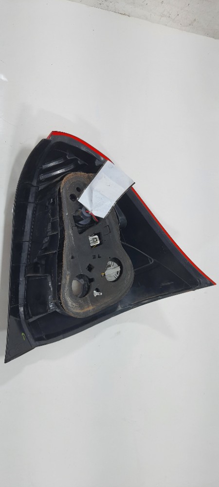 Lanterna Esquerda Detalhe Toyota Etios Sedan 2014 0490291 Esquerdo/motorista Vermelha 3