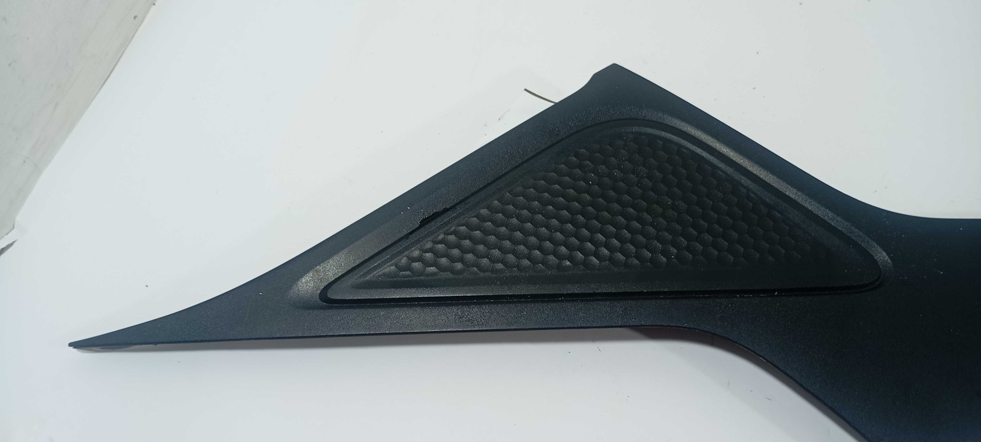 Moldura Externa Porra Traseira Direita Hb20 2023 87840r1500 2