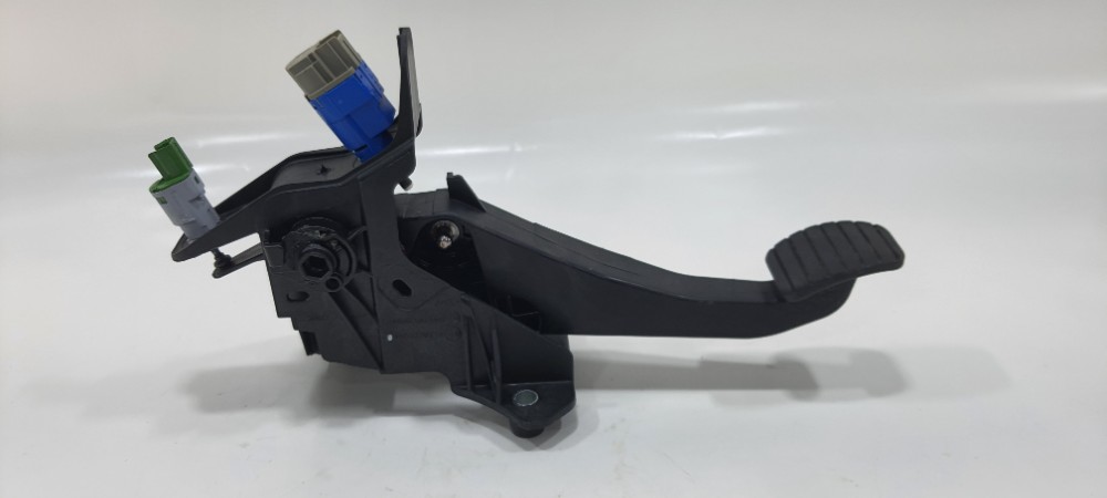 Pedal Embreagem Com Interruptor Renault Sandero 465037621r Preto 5