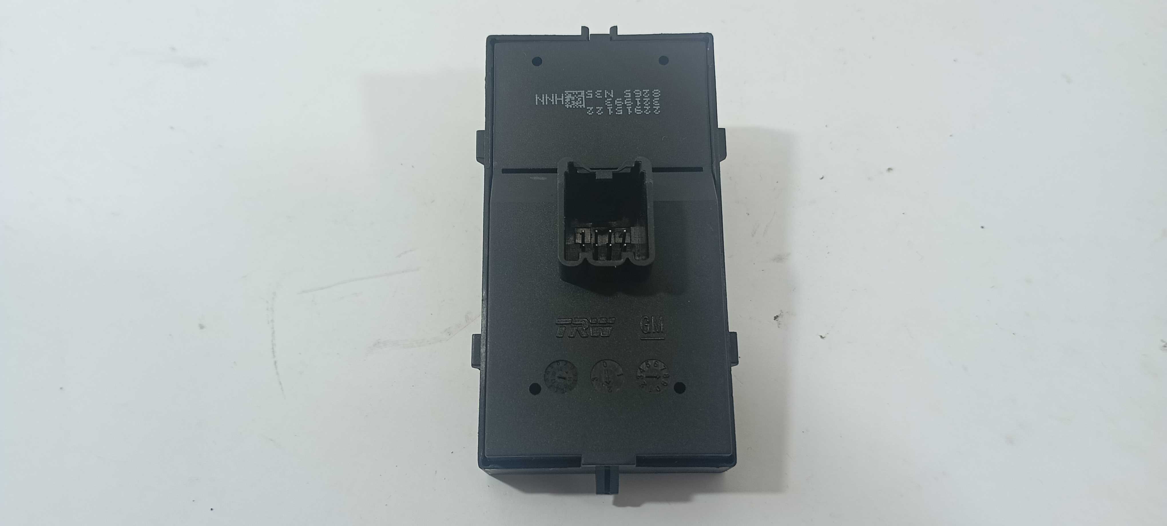Botão Vidro Dianteiro Esquerdo Gm Prisma 1.4 Lt 2019 2291512 1