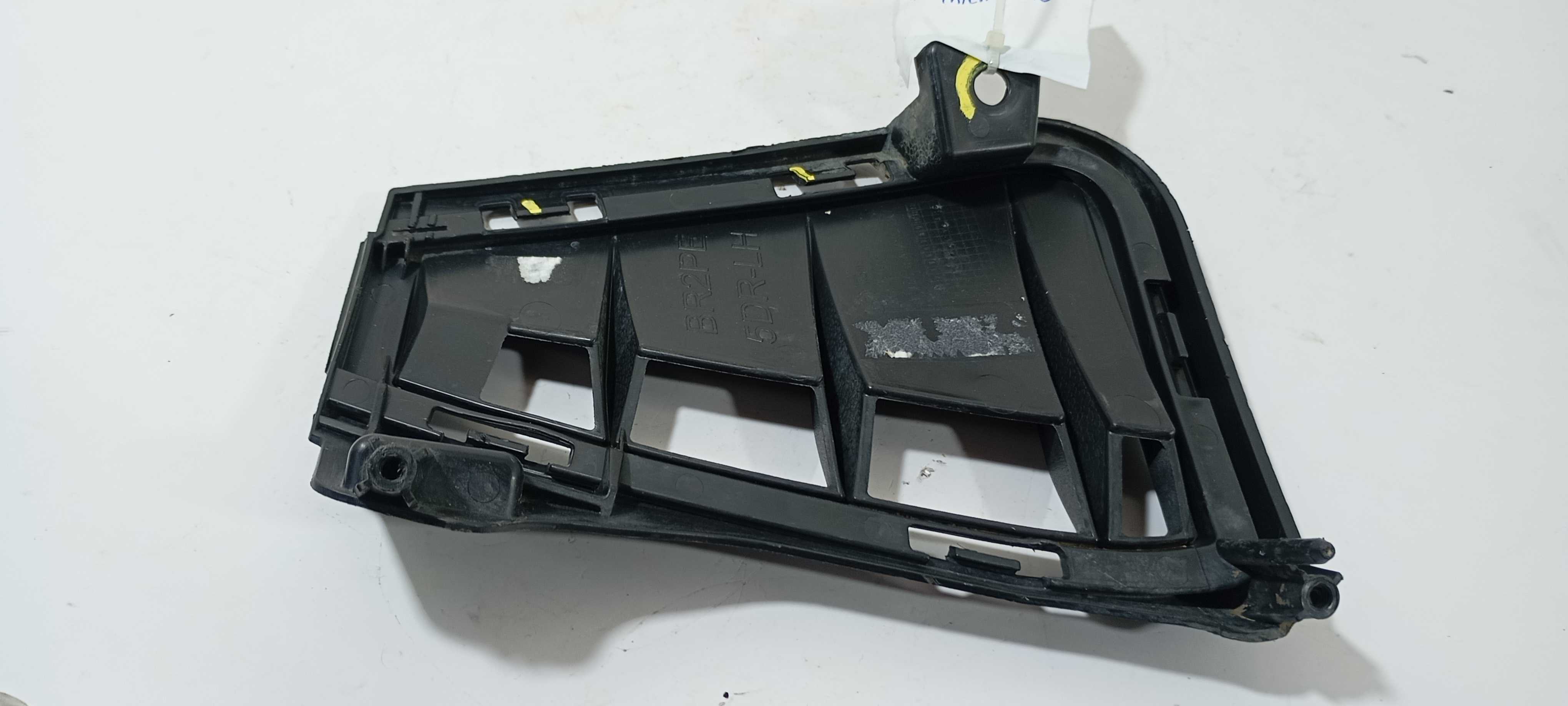Grade Farol Milha Esquerdo Hb20 Comfort 2023 86563r1600 Preto Esquerdo 3