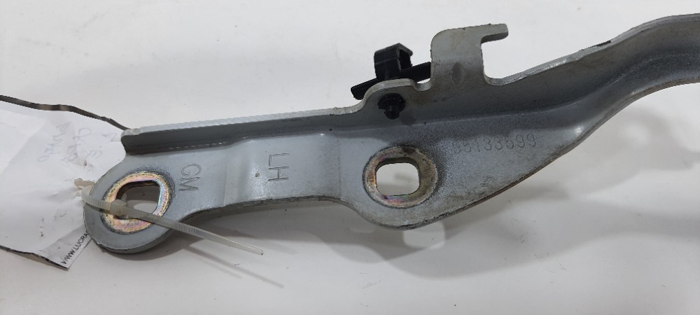 Braço Capô Esquerdo Chevrolet Cruze Sedan 2014 95133599 6
