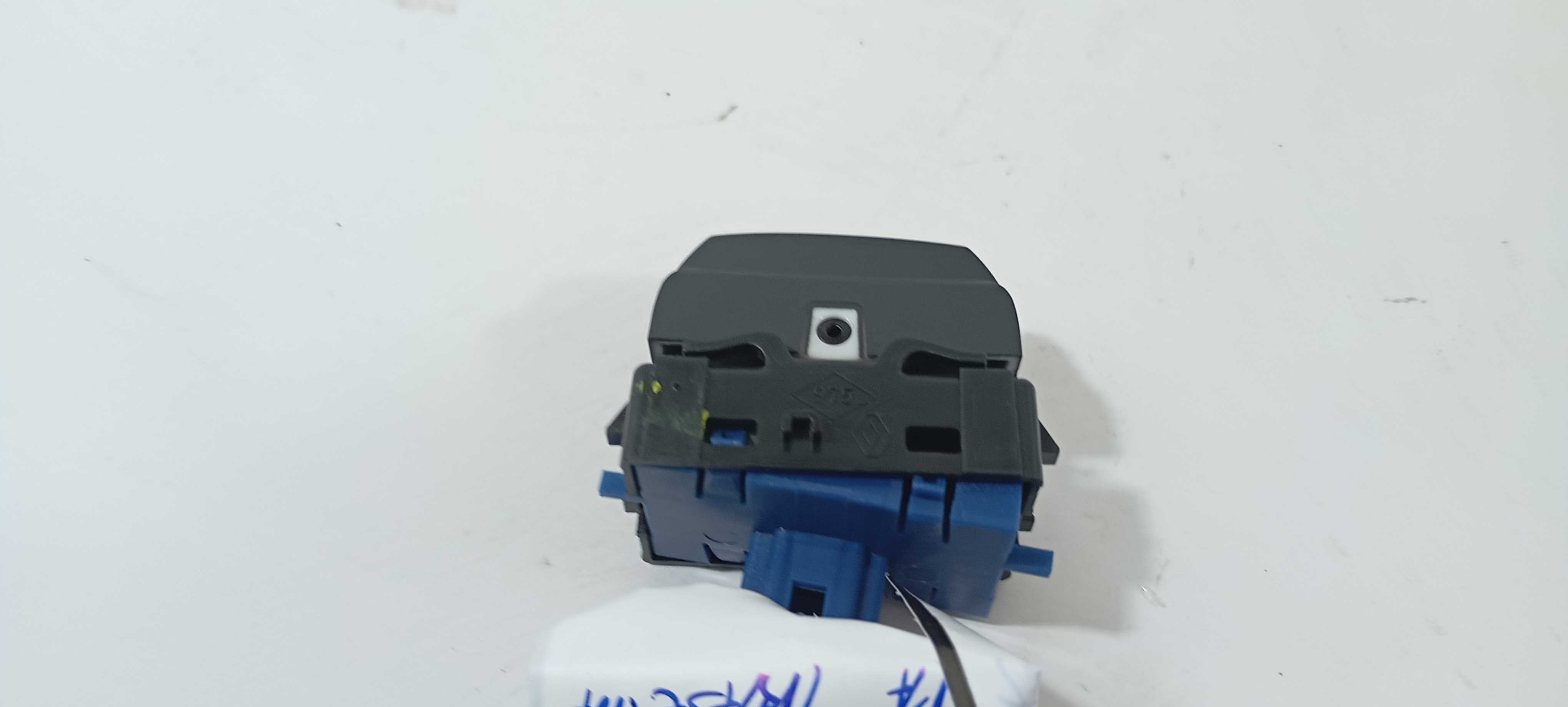 Botão Abertura Tampa Renault Sandero 1.0 2020 846434482r 1