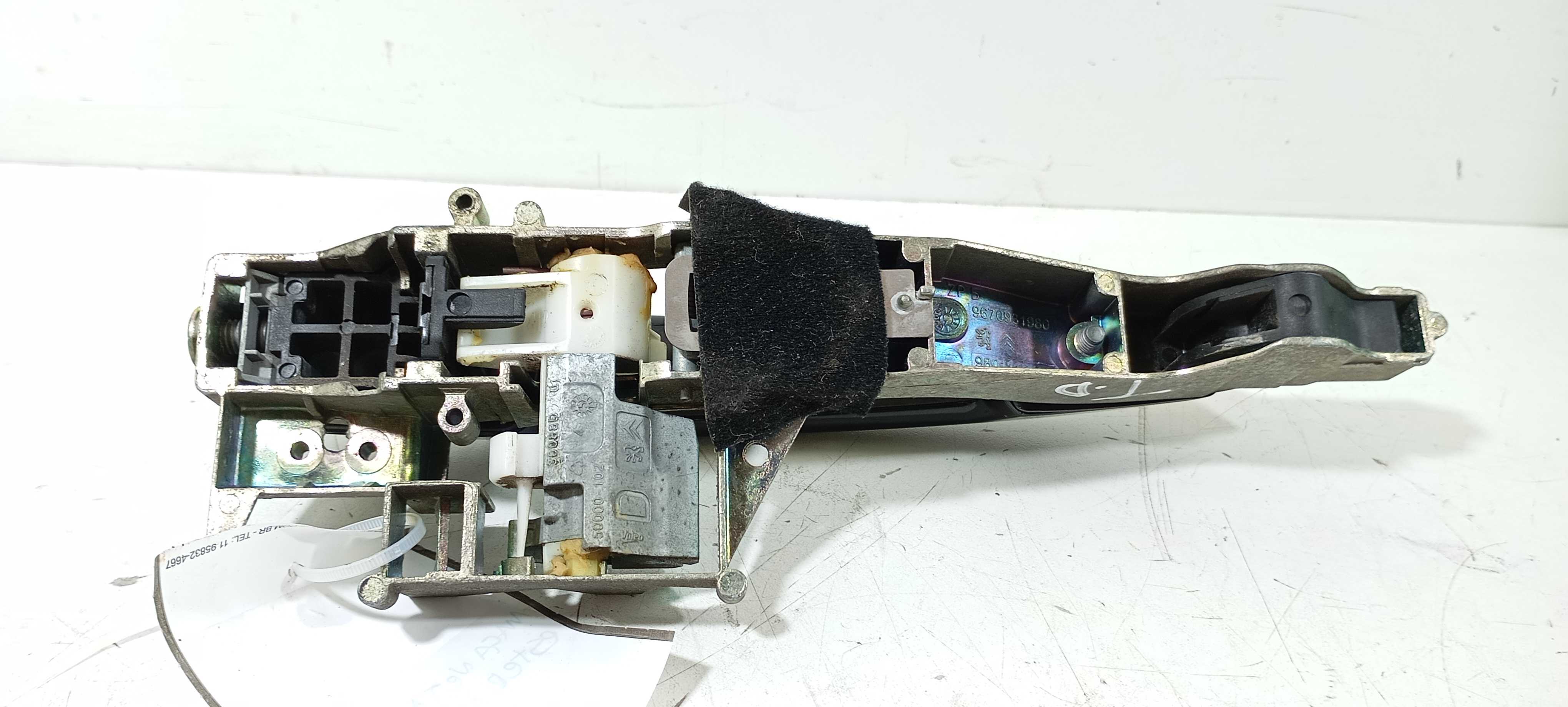 Maçaneta Externa Traseira D. Citroen C4 2.0 2014 Flex V2291 Preto Traseira 2