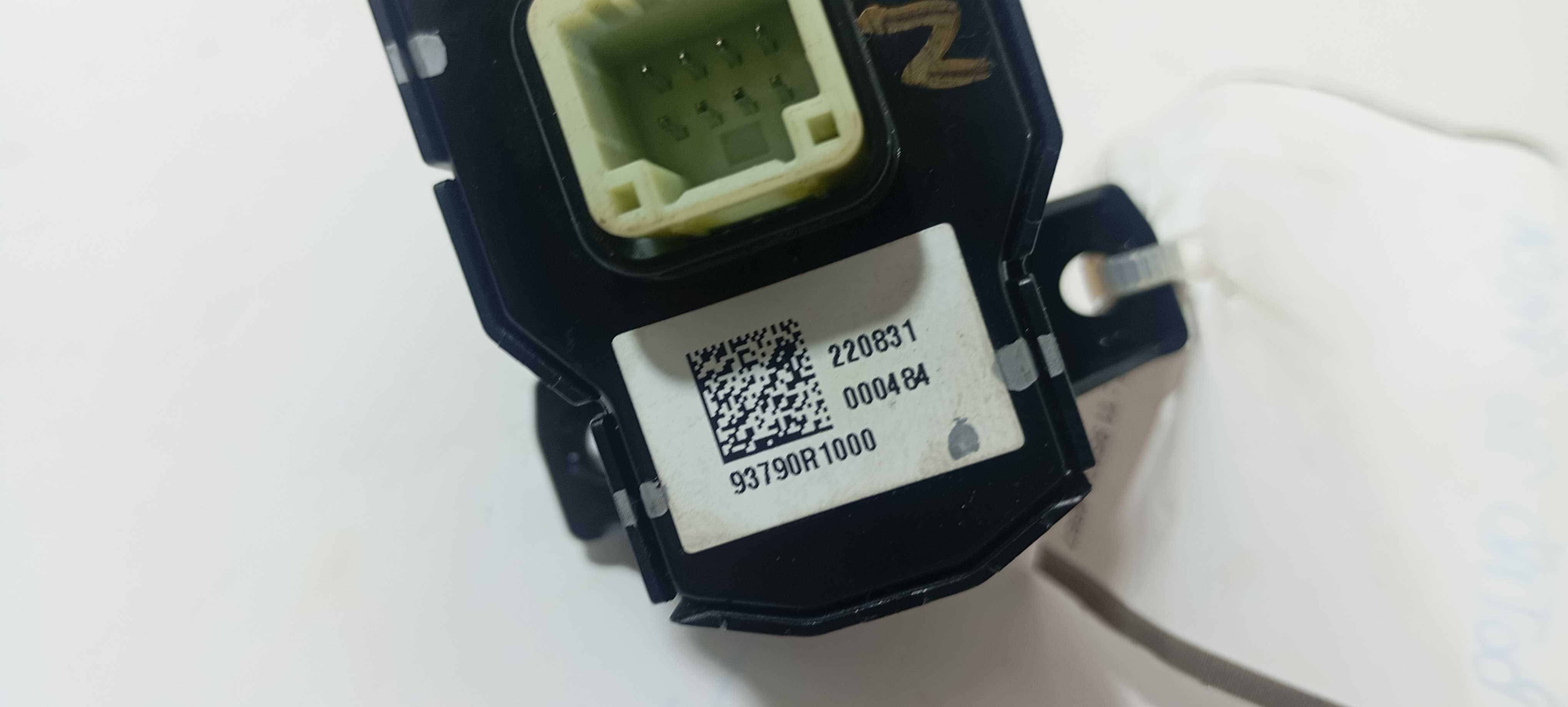 Botão Pisca Alerta Hb20 Comfort 2023 93790r1000 Preto 4