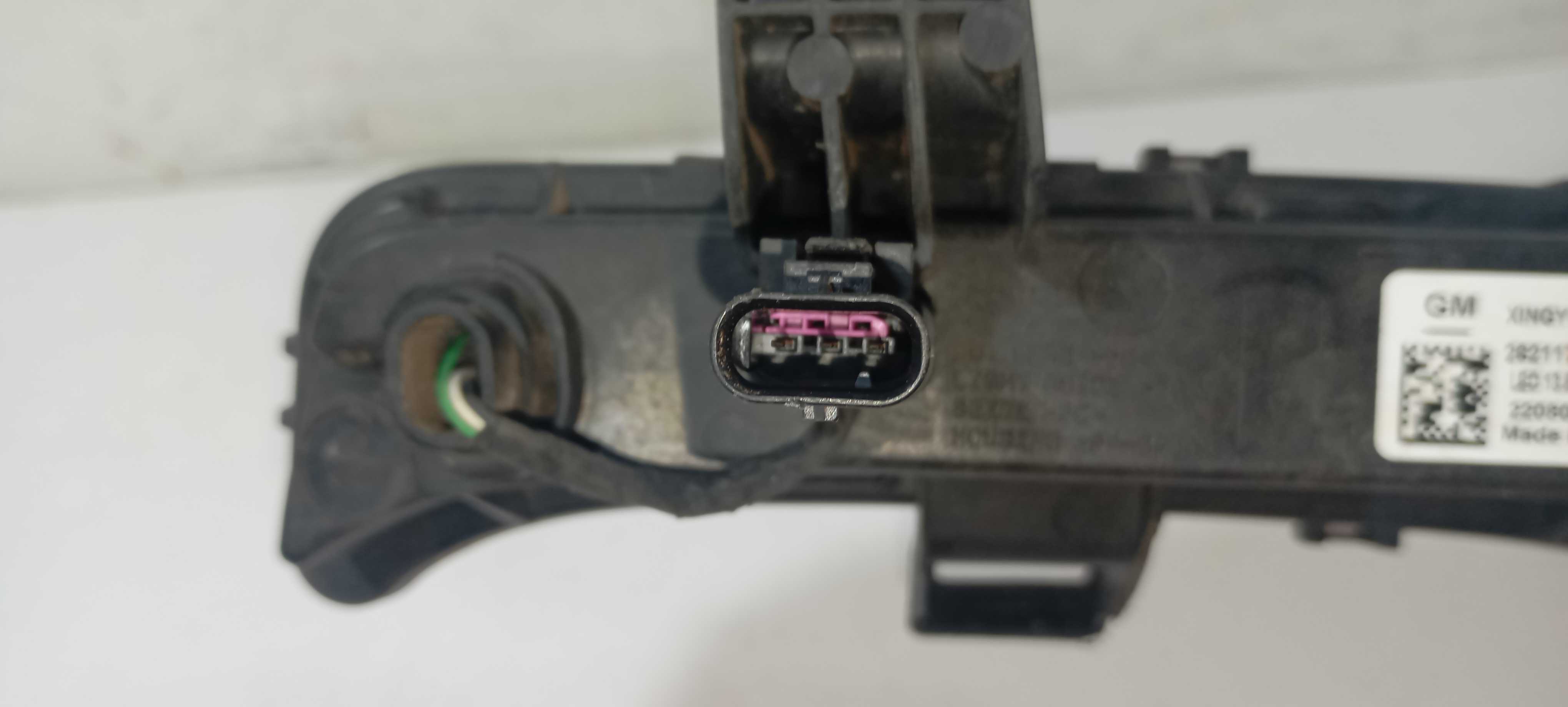 Farol Milha Esquerdo Gm Tracker Lt 2024 26211723 Branca 6