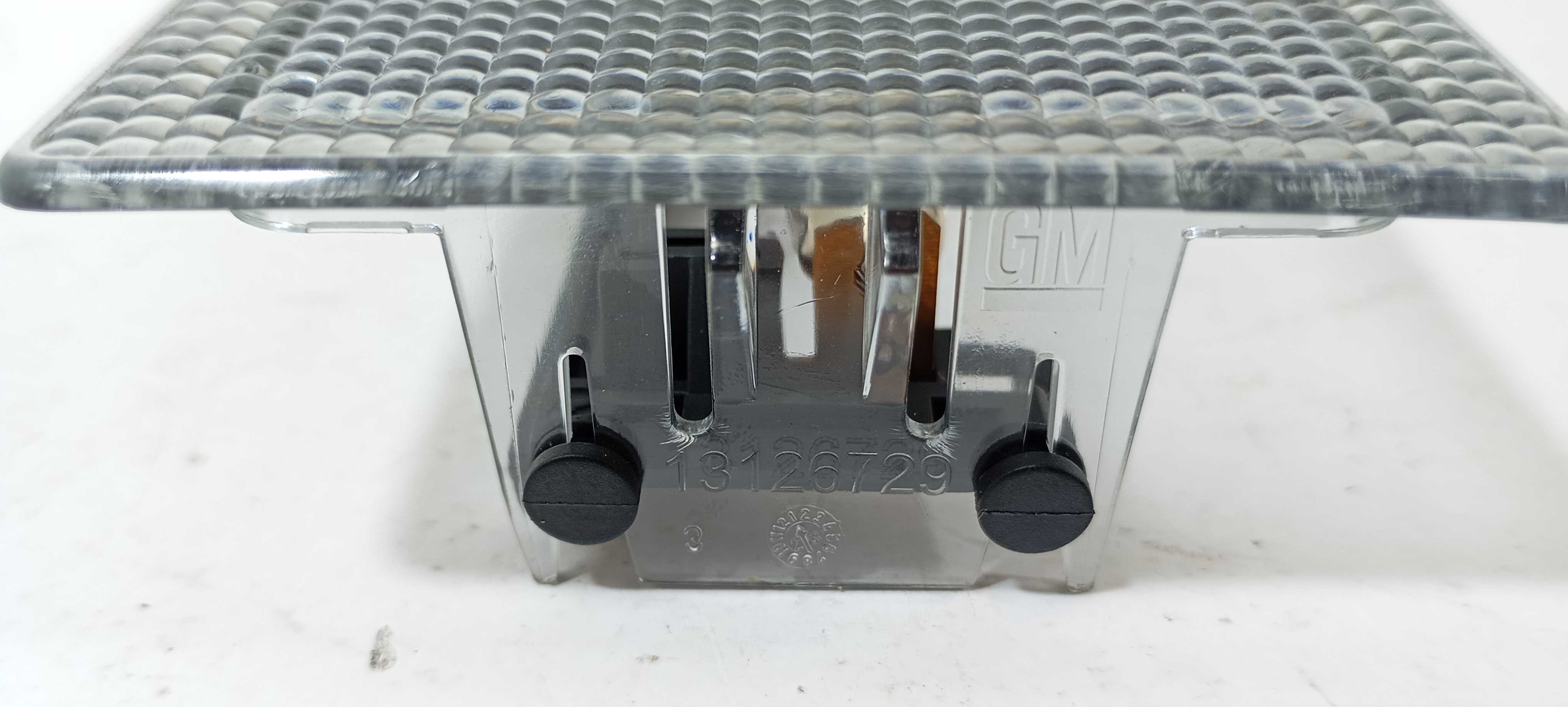 Lanterna Luz Teto Traseira Gm Tracker Lt 2024 13126729 5